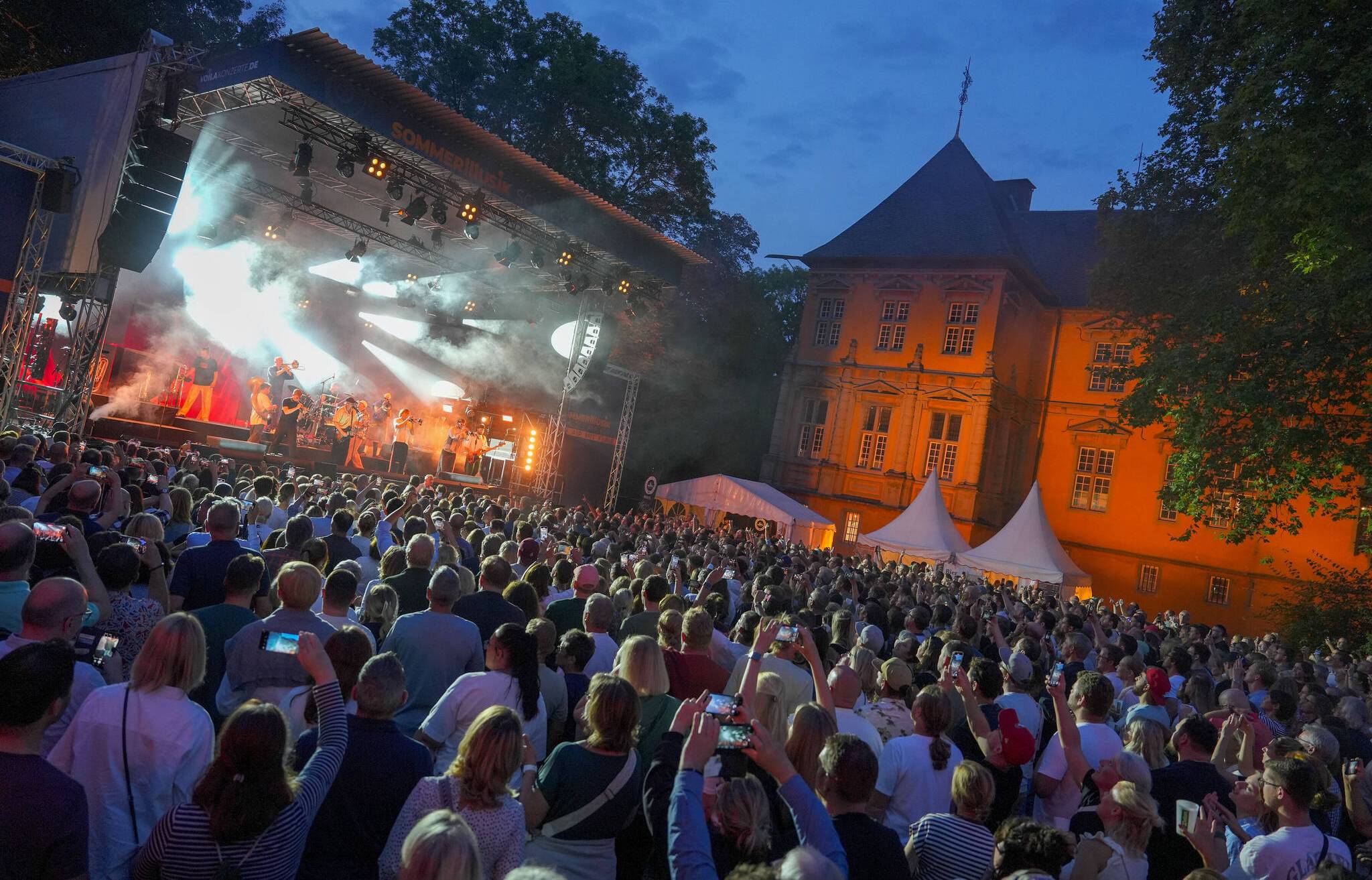 Querbeat sorgten für eine mega Show - mit Tschingderassabum und Grüßen an...