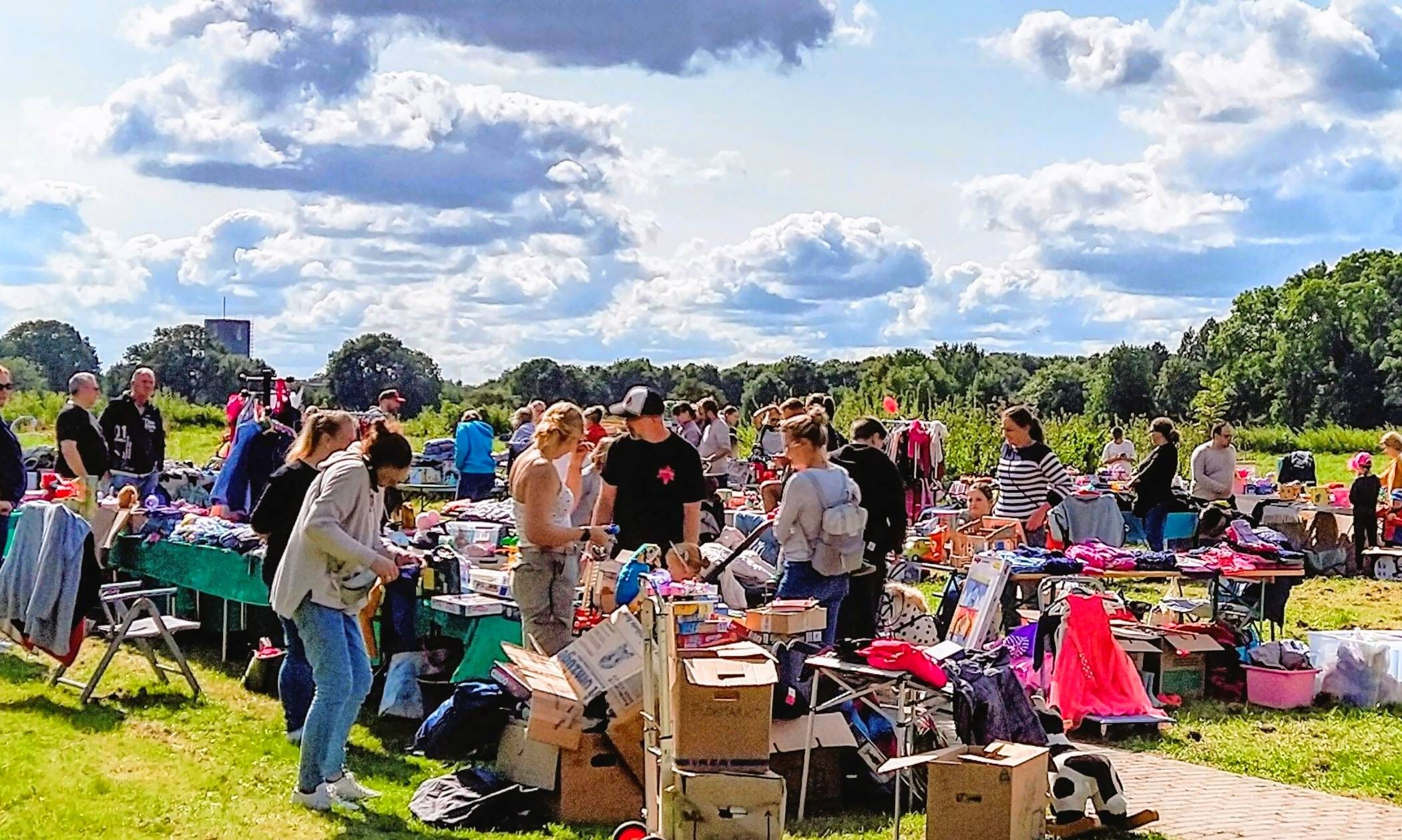 Zum Baerler Dorffest gehört auch ein großer Kindertrödel. 