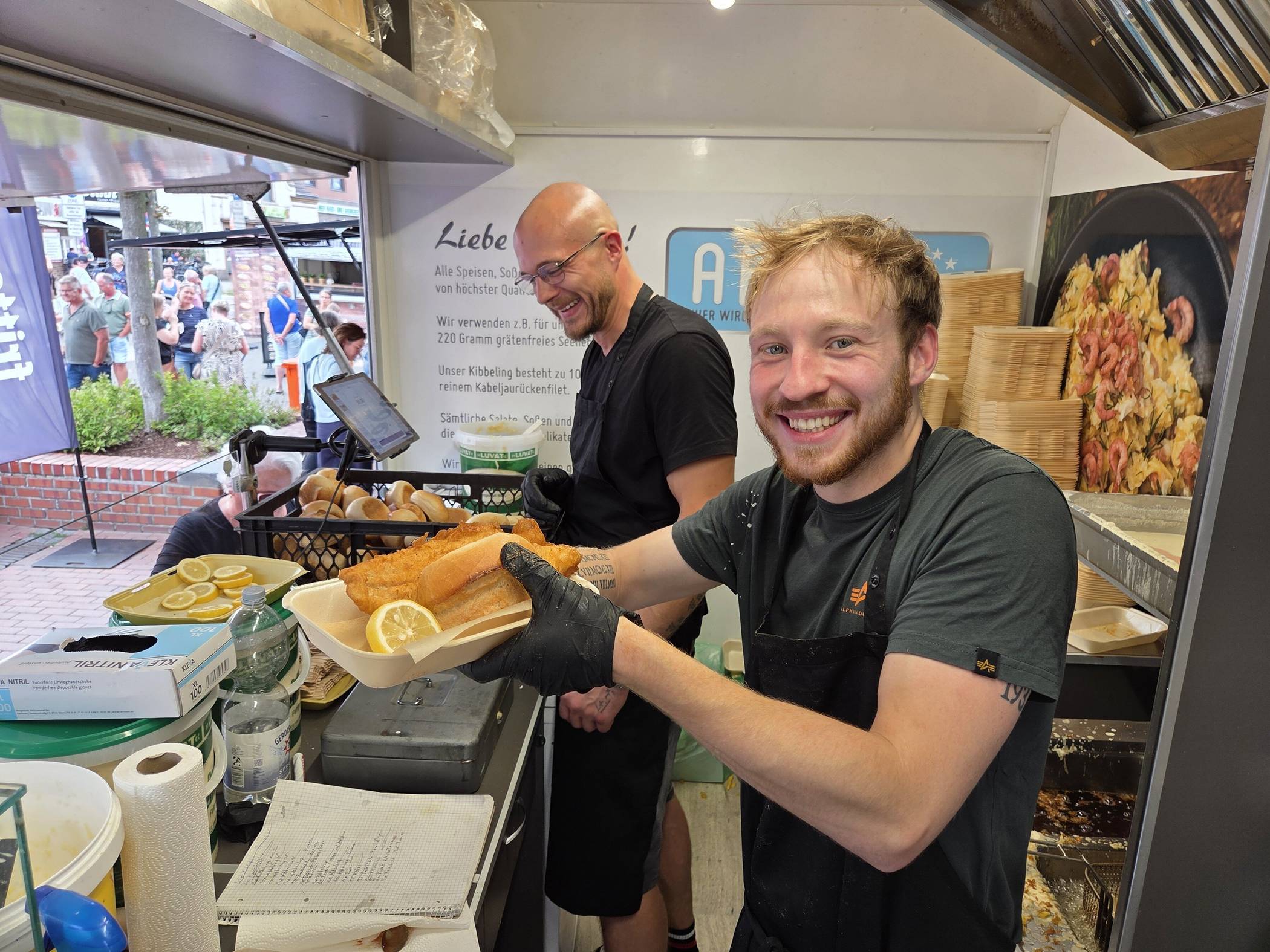 „Ahoy! Backfisch &amp; Meer“ ist zum ersten Mal beim Streetfood-Feierabendmarkt dabei. Diesmal findet das Event wieder in Kleinenbroich statt.  