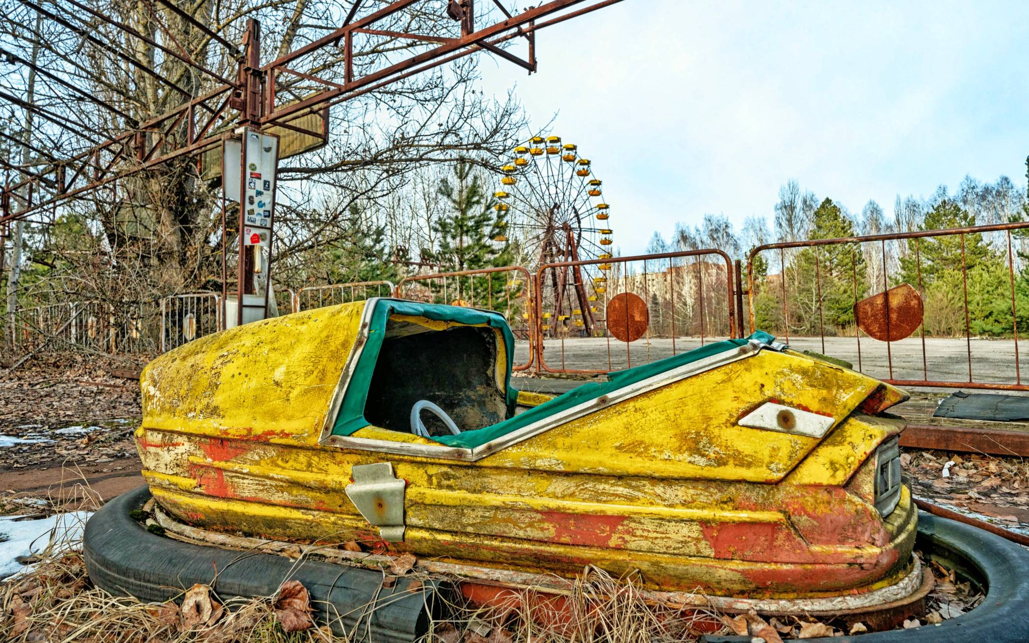 Einer der wohl bekanntesten Lost Places: Tschernobyl, hier ein Autoscooter im zerstörten Vergnügungspark in der Sperrzone. 