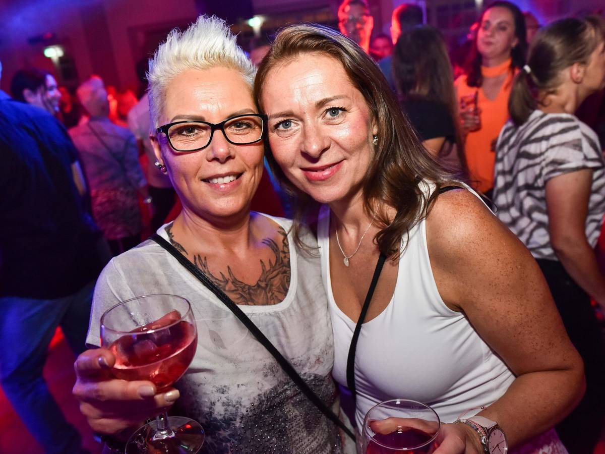 Partytime auf der Rennbahn!
