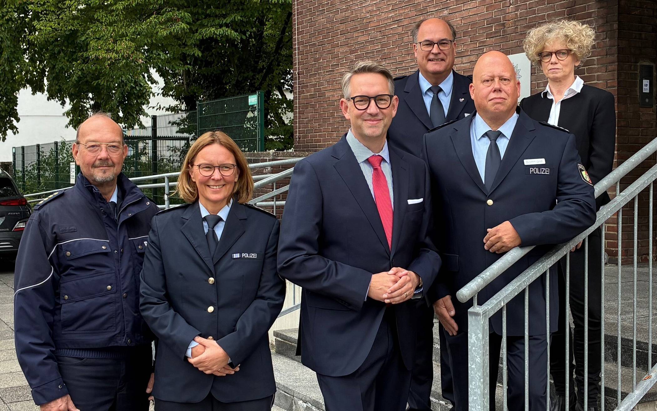 Das Bild zeigt (v.l.): Abteilungsleiter Polizei,