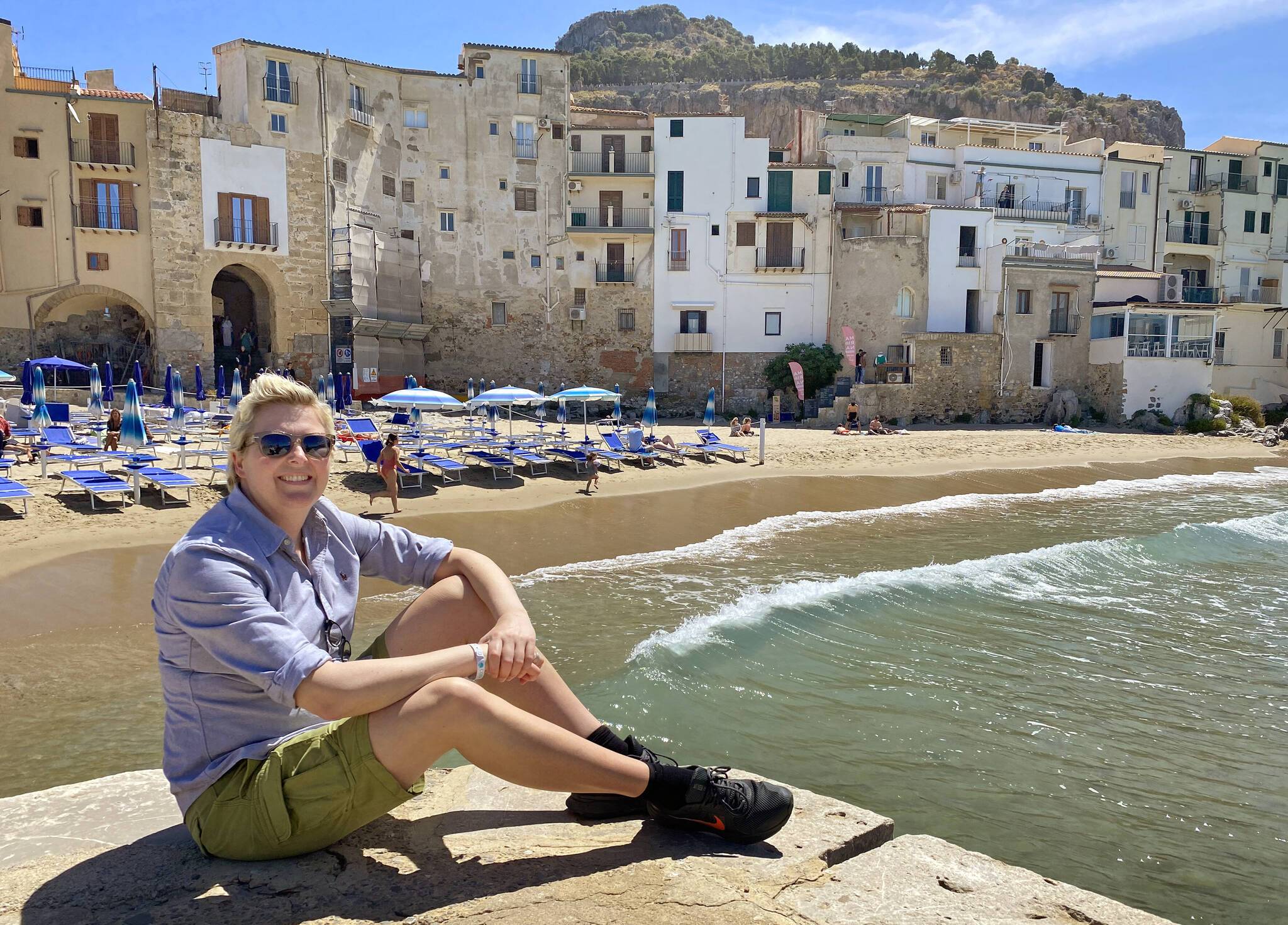  Das charmante Städtchen Cefalù: Ausblicke am alten Hafen, italienische Lebensfreude in den kleinen Gassen und die sizilianische Küche haben Redakteurin Claudia Ohmer begeistert. 