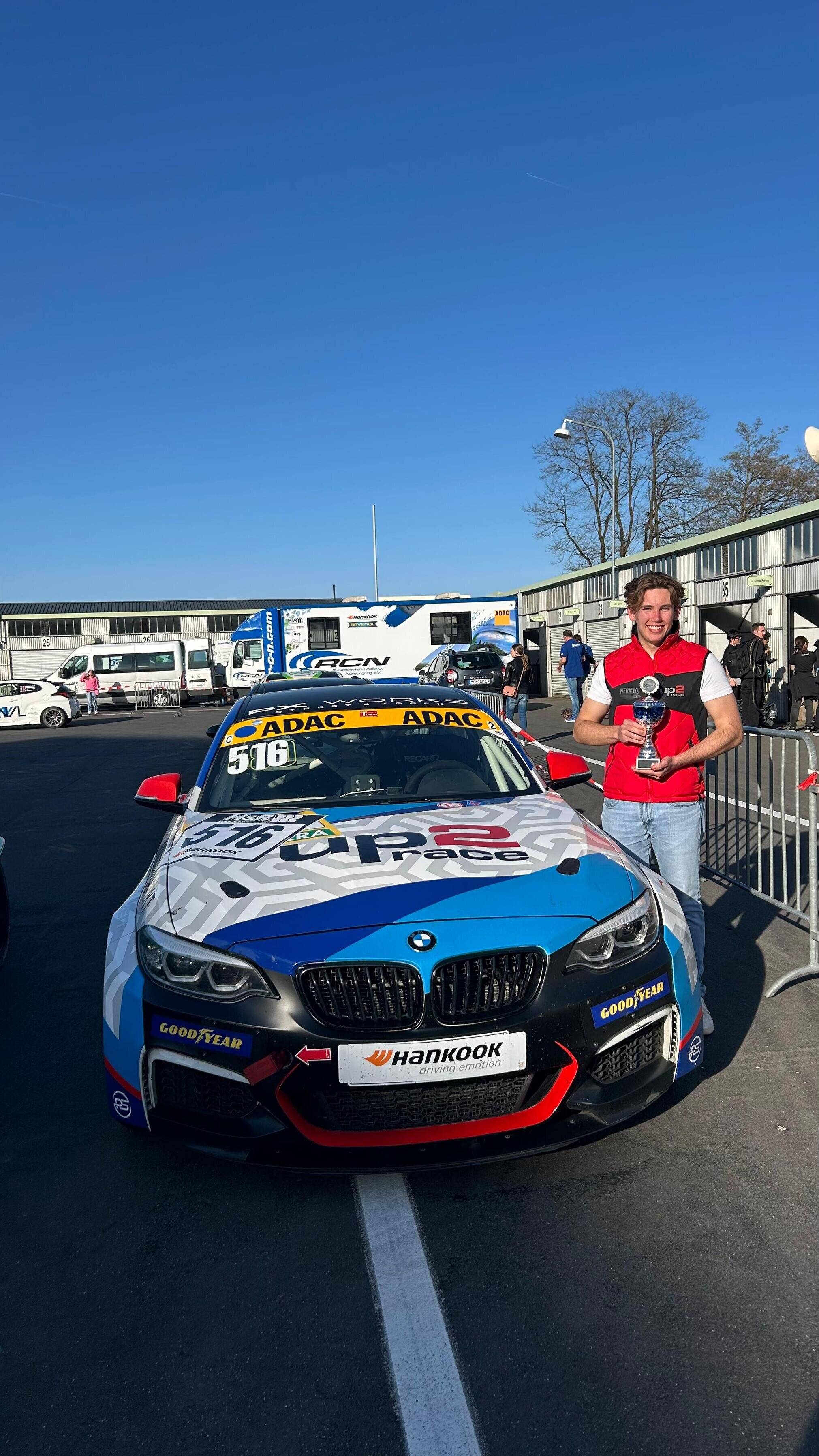Der Ilvericher Karl Lukaschewsky (21) hat in diesem Jahr erste Rennerfahrungen auf dem Nürburgring gesammelt. Foto: privat