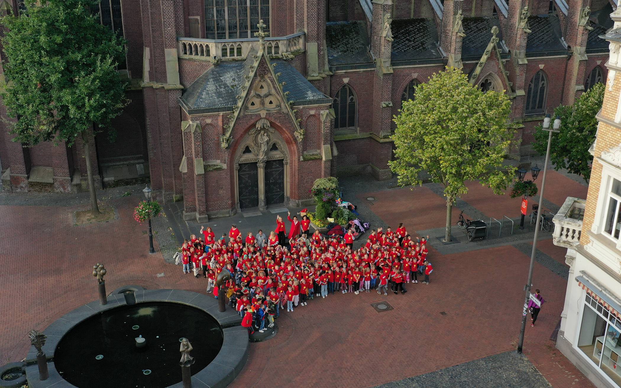 Schulkinder werden Kulturstrolche