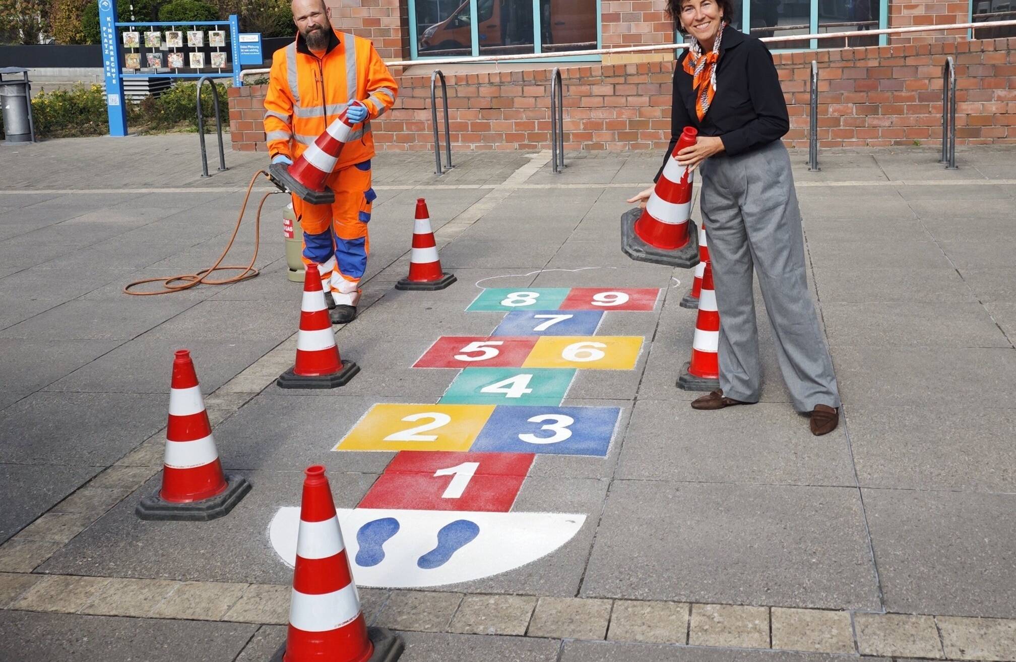 Spielen im Hüpfekästchen