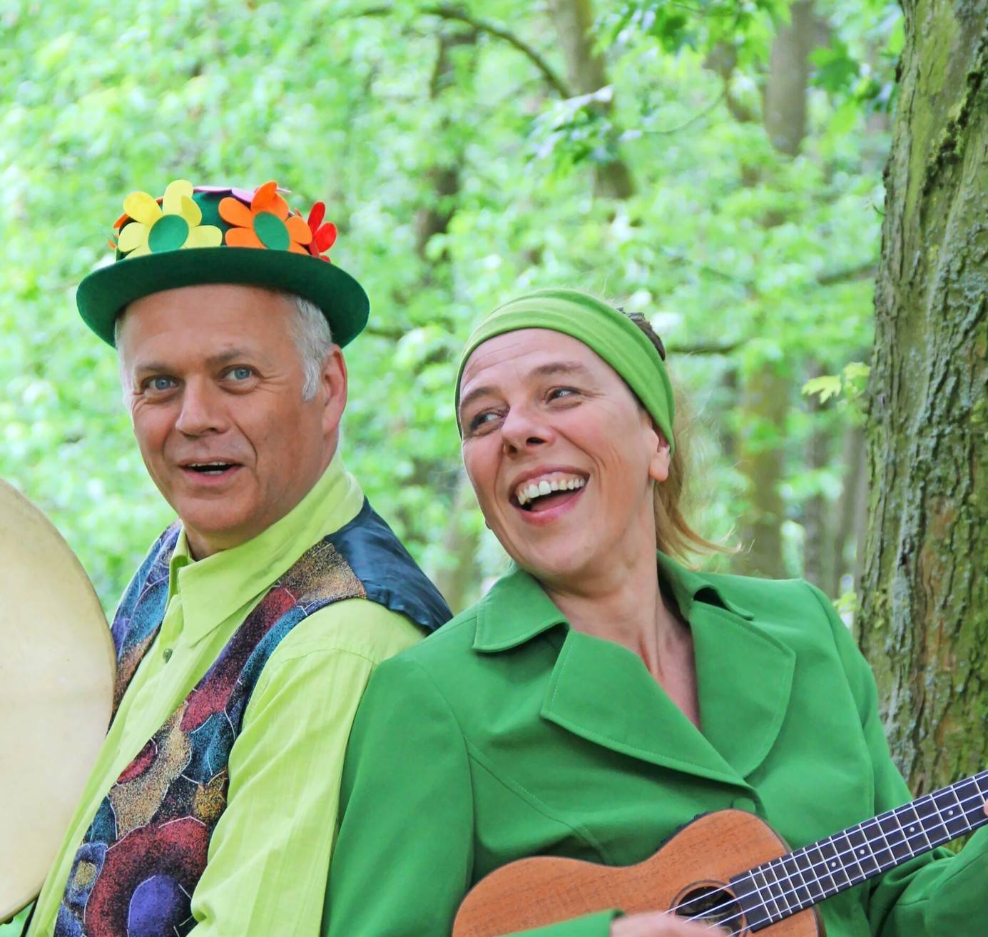 Grüntöne heißt es beim Lila Lindwurm.