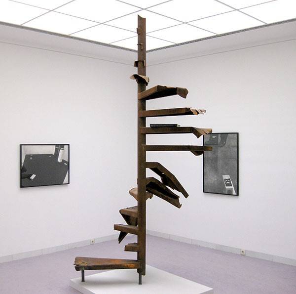 Michael Stevenson, die Treppenreste, 2005/2007, Museum