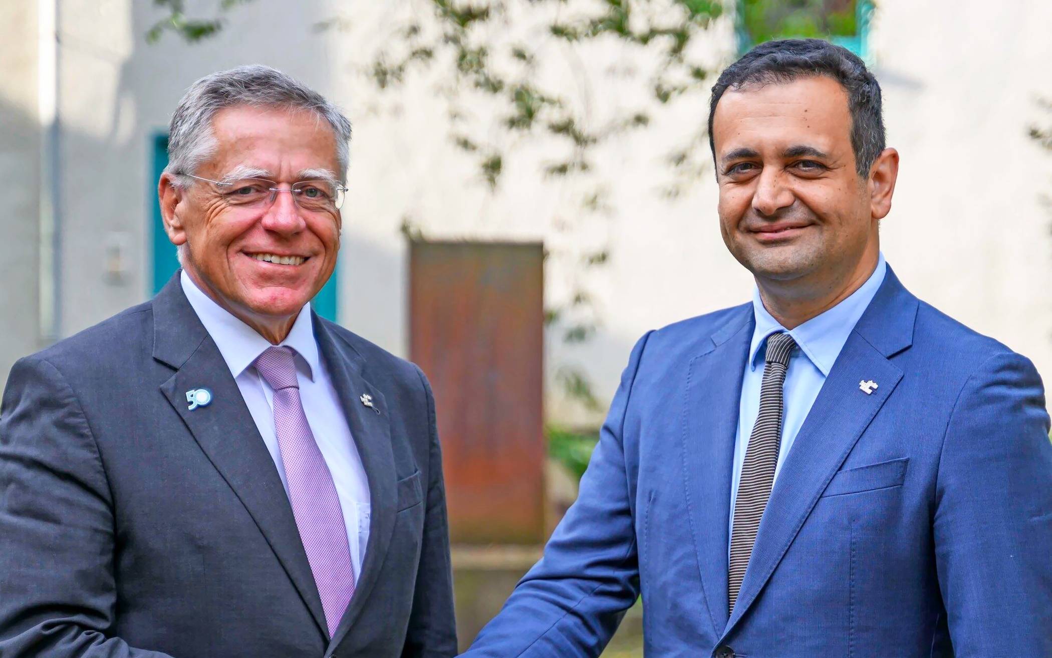  Bijan Djir-Sarai ist vom Kreistag zum neuen Kämmerer gewählt worden. Er übt das Amt ab dem 1. Januar 2026 aus, wird aber bereits jetzt stellvertretender Kämmerer. 