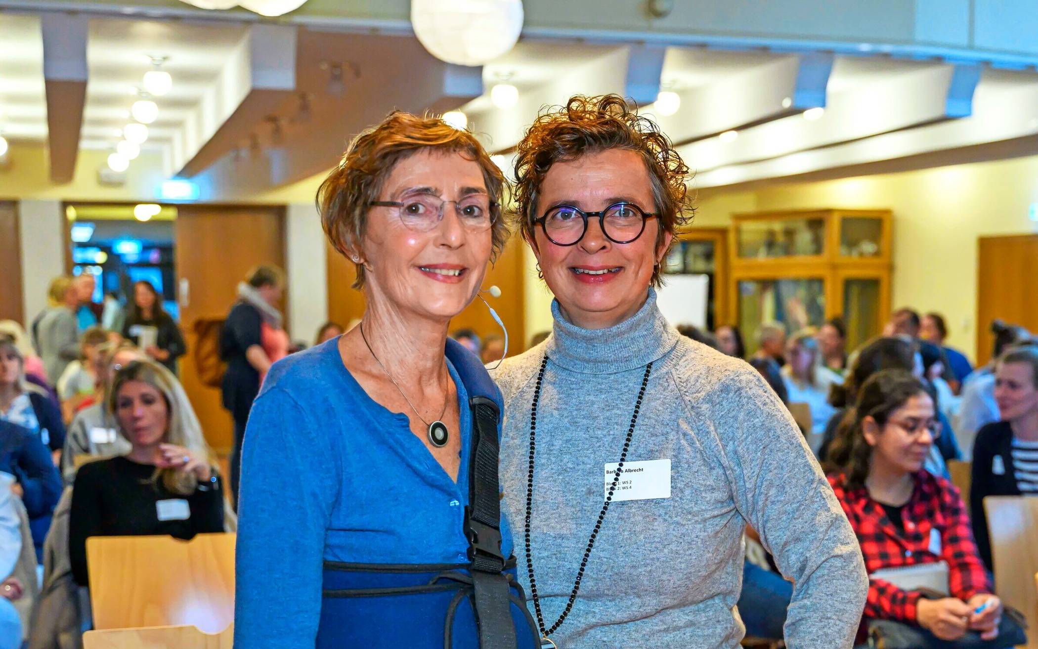 Fachtag „Sprache“ des Kreises im Neusser Marienhaus: Moderatorin Bärbel Reimer (l.) und Gesundheitsamtsleiterin Barbara Albrecht.   