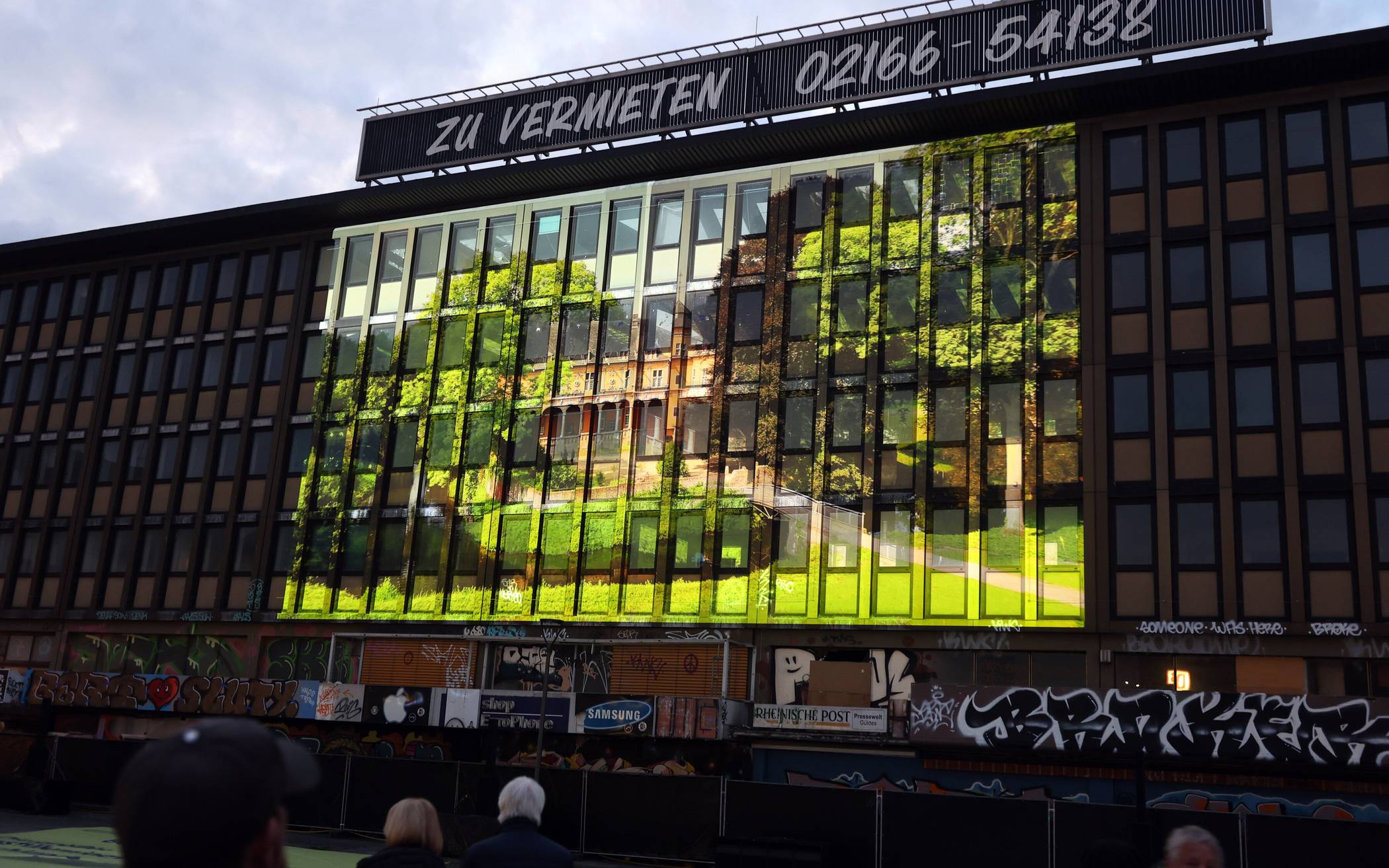 Markante Gebäude im Stadtgebiet - in Szene gesetzt von Leon Löwentraut...
