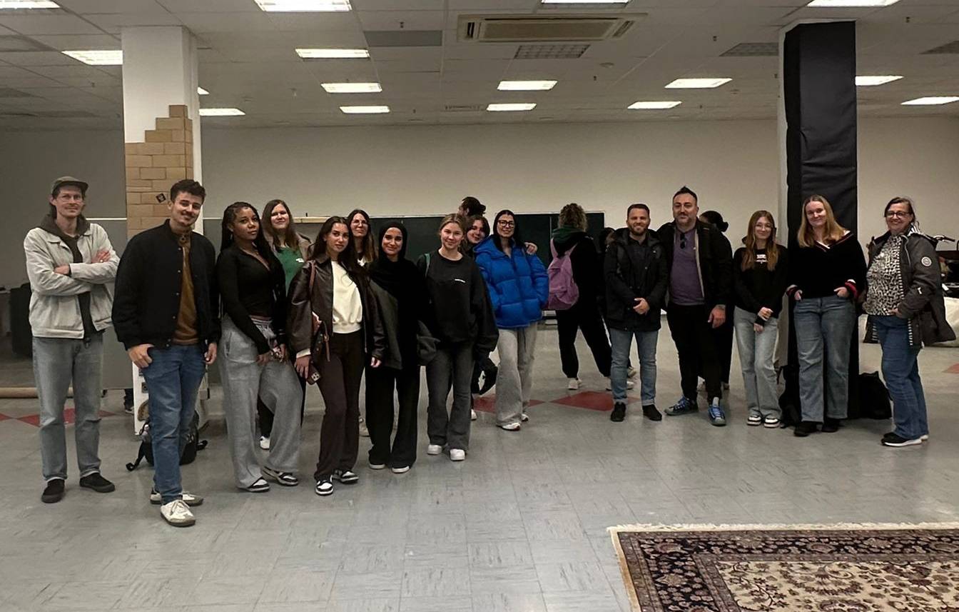  Studierende der Hochschule Niederrhein zeigen im Rahmen des „blank space“-Festivals drei Kurzfilme zum Thema Solidarisierung. 