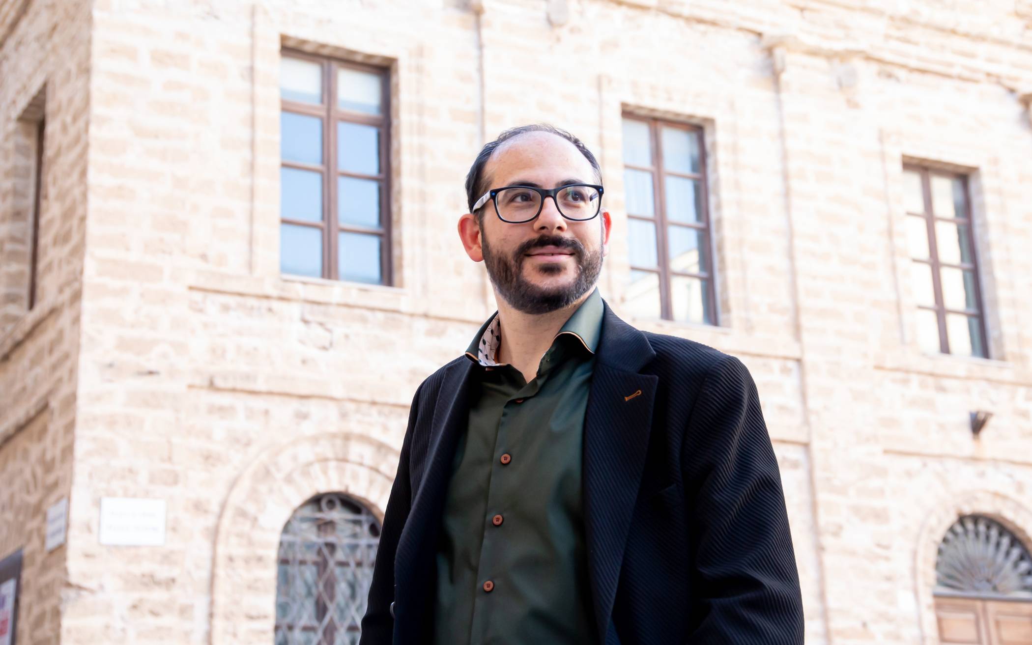 Giovanni Solinas, Kantor der Pfarrei St. Cornelius und Peter in Dülken, tritt mit Orchester und Chor zum ersten Mal in der Festhalle auf.