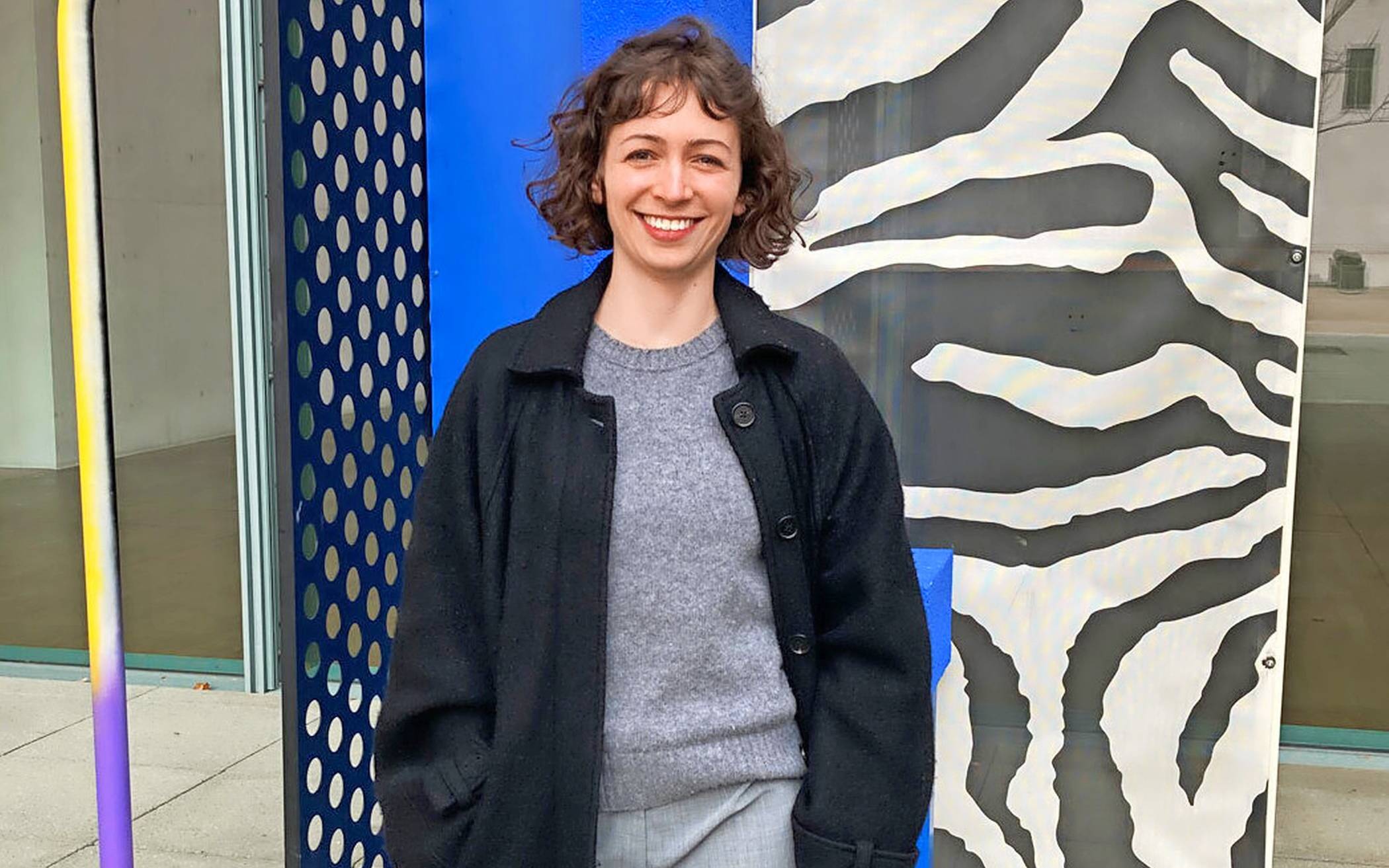  Lucy Degens hat das Buch "Sigmar Polke am Gaspelshof" geschrieben, der Willicher Kunstverein ist Herausgeber. Foto: Clemens Scheuermann 