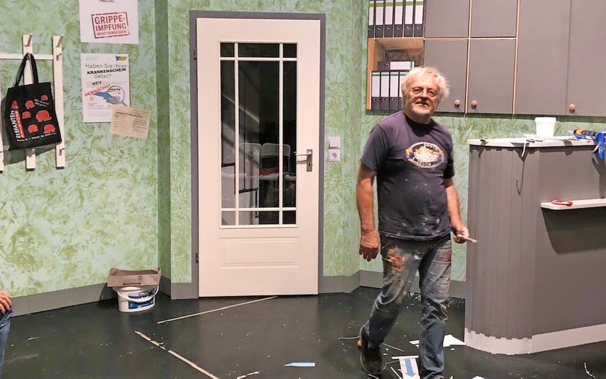  Bühnenbauer Günther Margielsky möchte seine Arbeit längerfristig in jüngere Hände übergeben. 