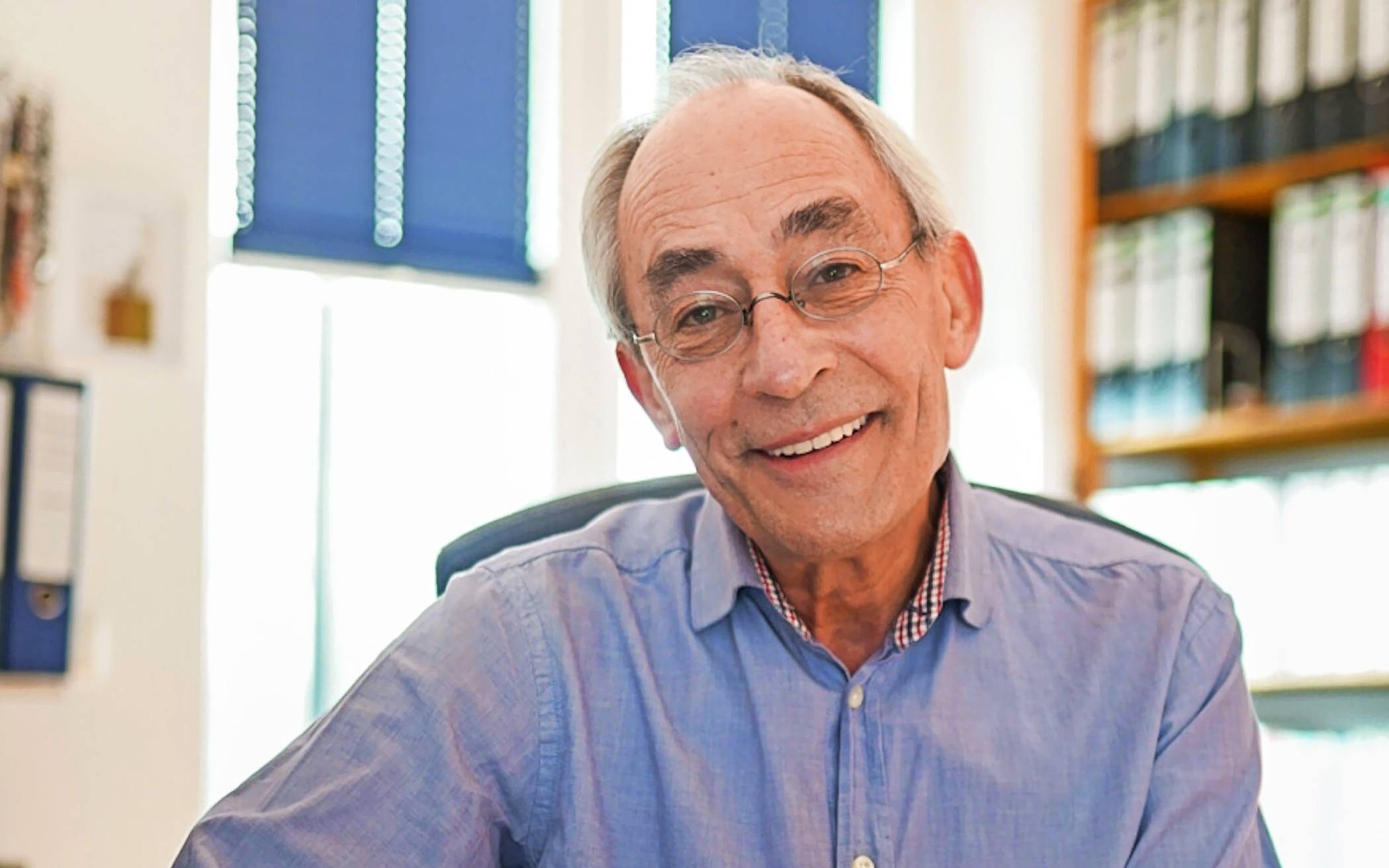 Der Hon.-Professor (a.D.) et Prof. h.c.