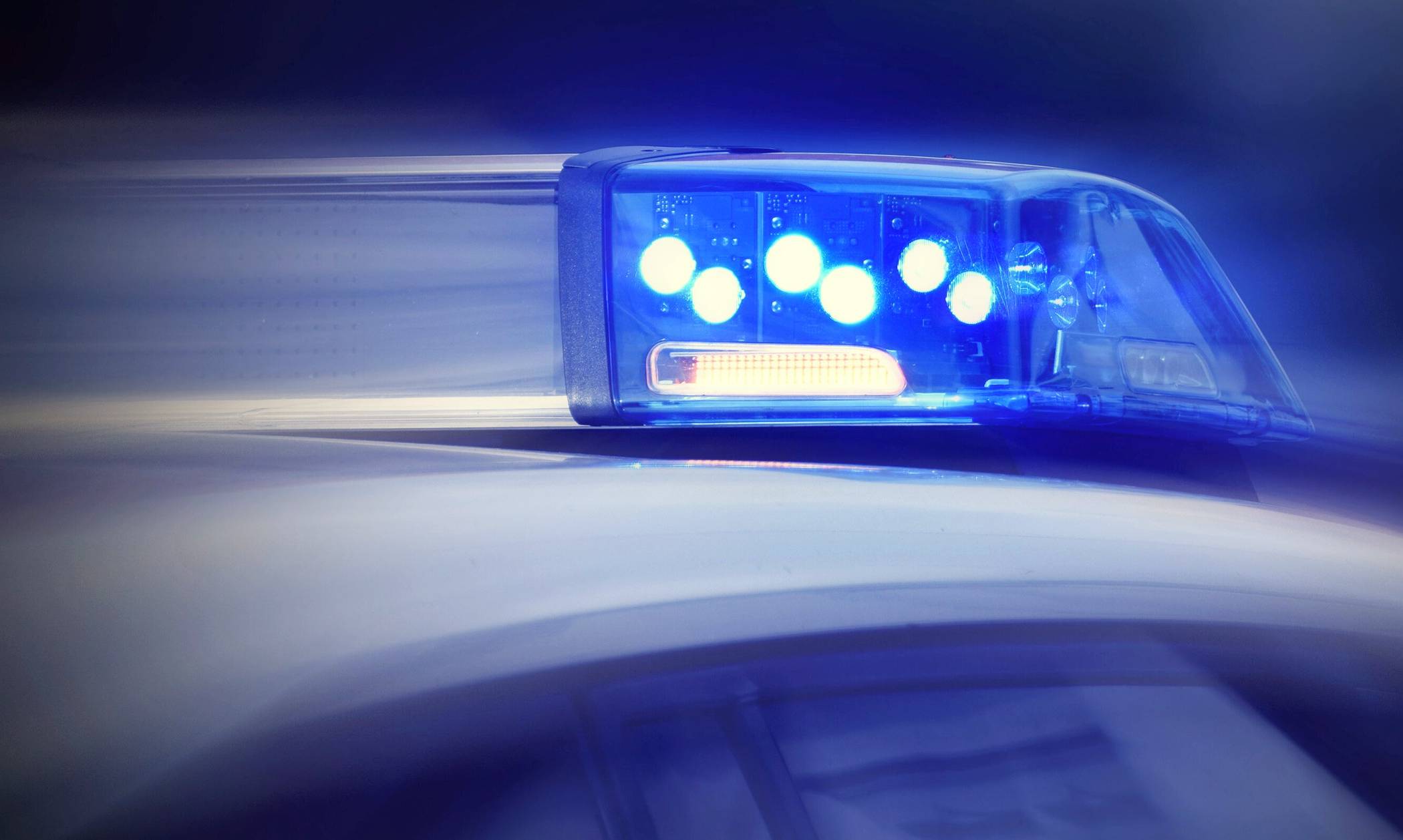  Die Polizei in Willich sucht Zeugen die Hinweise zu einem schweren Unfall und einem Überfall machen können.  