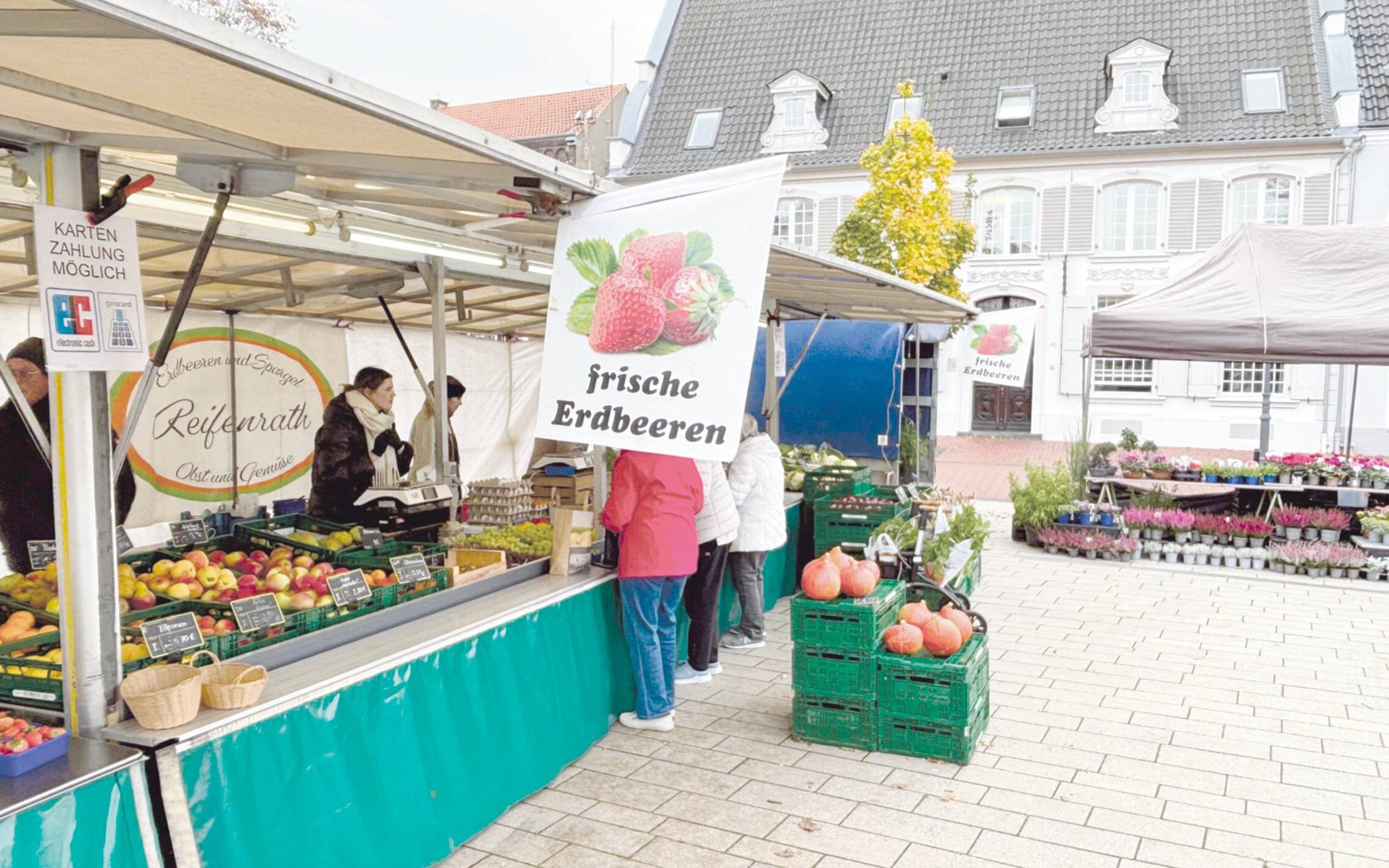 Der Rheinberger Wochenmarkt auf dem historischen