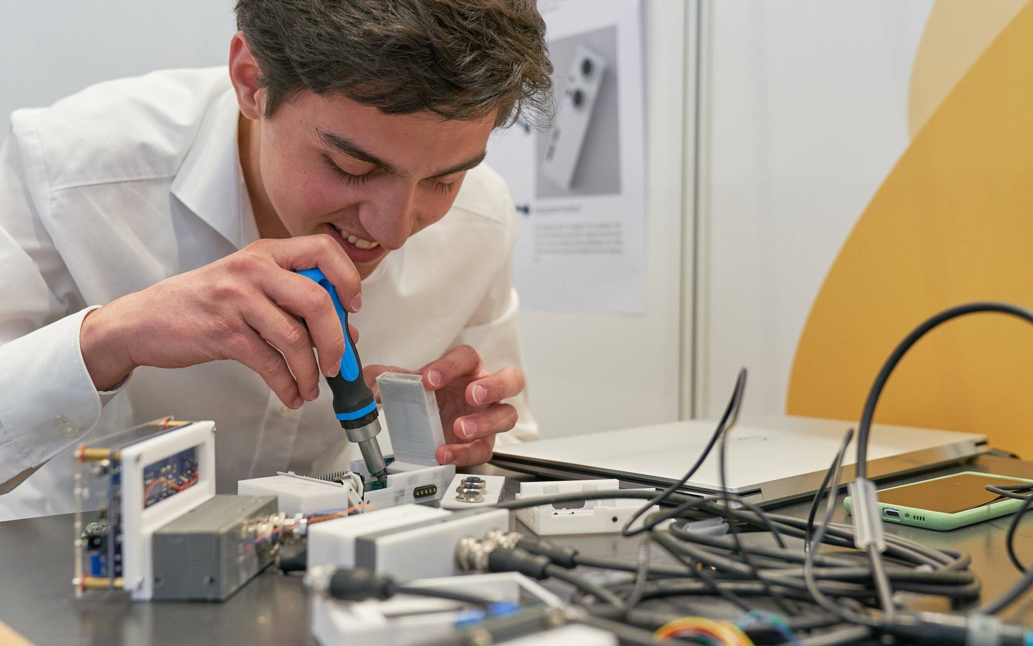 Freude am Experimentieren: die jungen Forscher