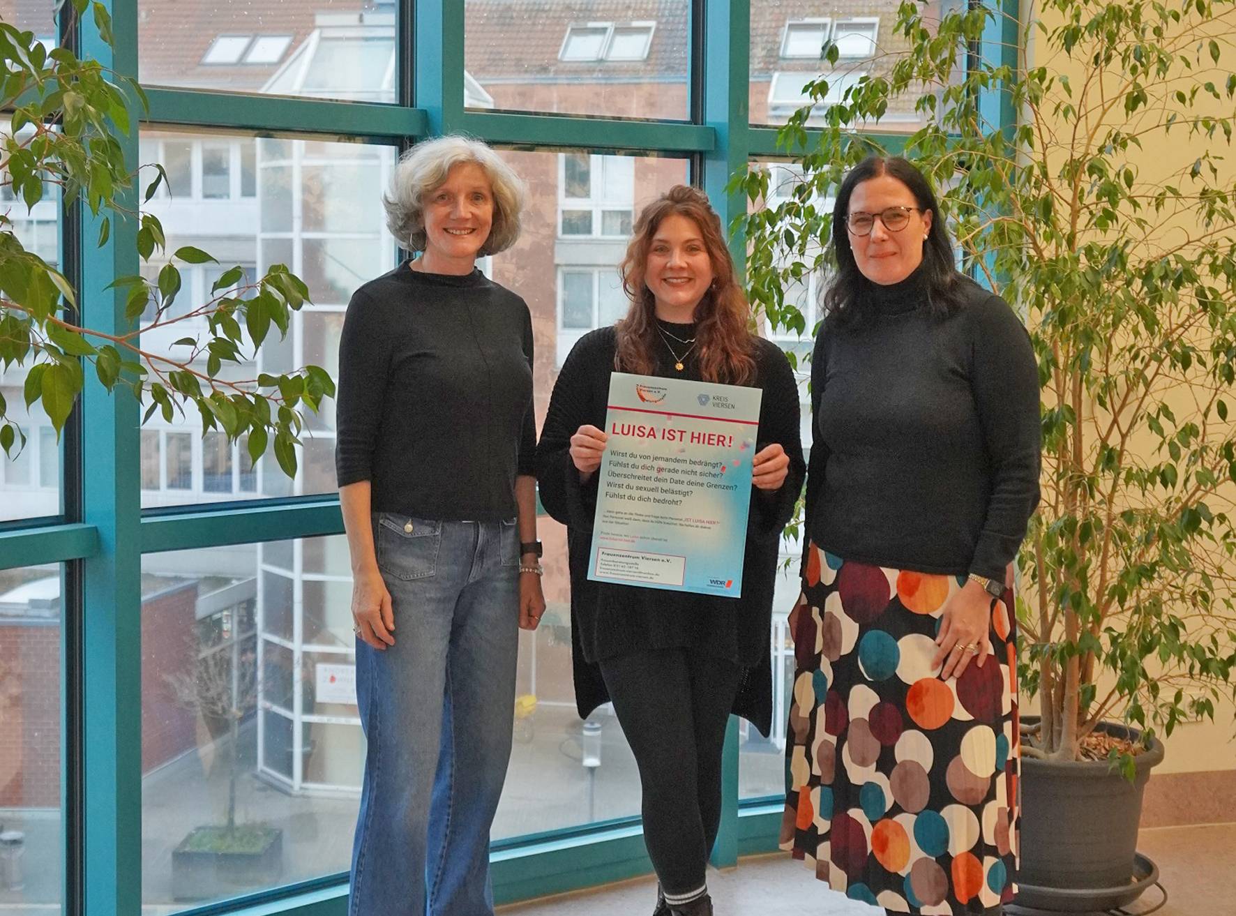 Stellten die Aktion vor (v.r.): Swantje Day (Gleichstellungsstelle Stadt Viersen), Anika Jaspers (Frauenberatungsstelle Viersen) und Christina Wetter (Leiterin der Stadtbibliothek Viersen).