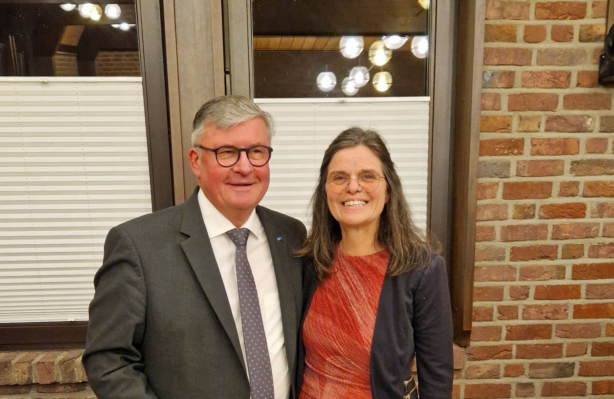 Karl-Heinz Wassong mit Beate Siegers. 