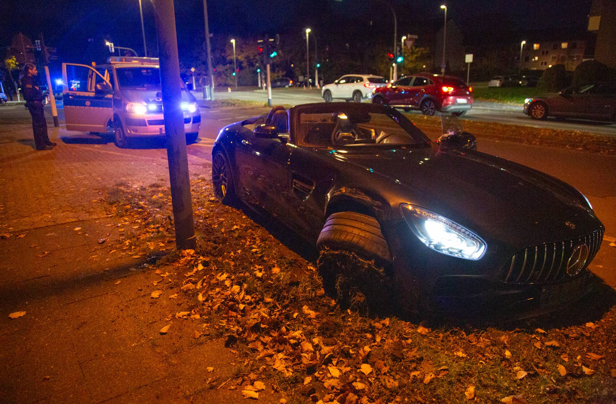 Unfall nach illegalem Autorennen