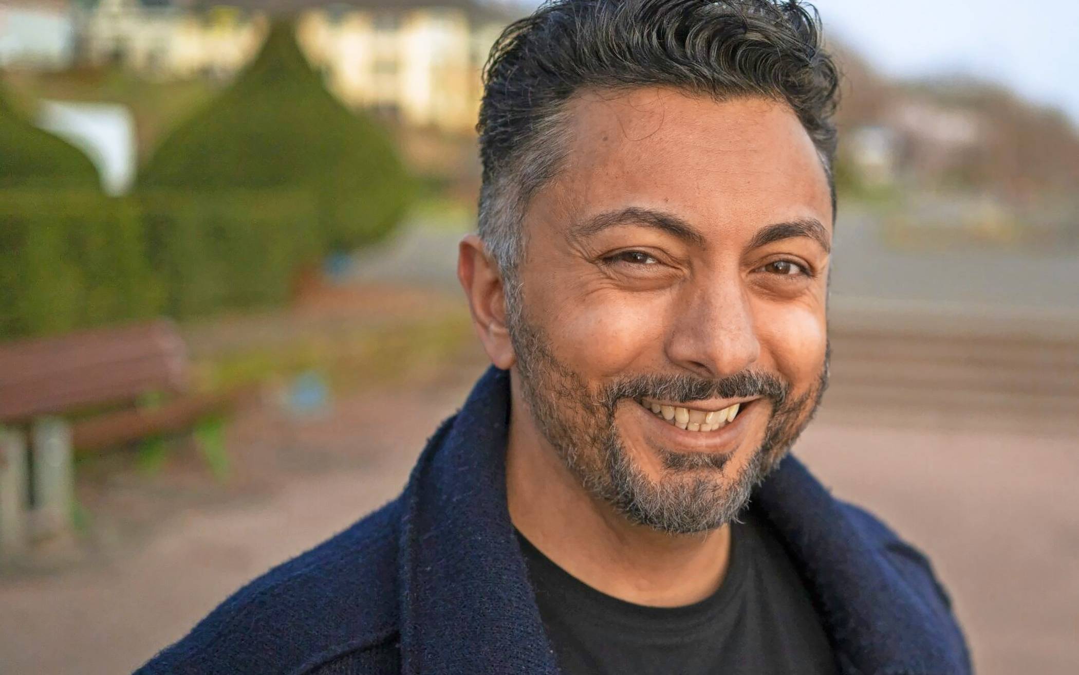 Der Comedian Özgür Cebe ist am