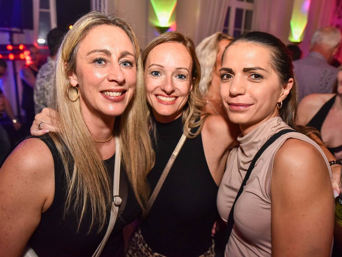 Ü30-Party auf der Krefelder Rennbahn
