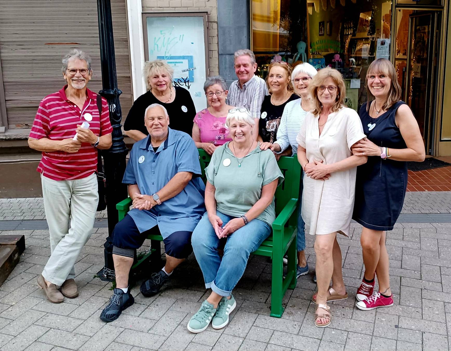  Das Gründerteam: oben: Herbert Breuer, Bärbel Breuer-Hoffmann, Inge Brendt, Michael Evers, Bettina Brouwers, Petra von Cölln-Köppen, Caren Schmitter, Sabine Bockers, unten: Jürgen Meis und Gabi Koepp. 