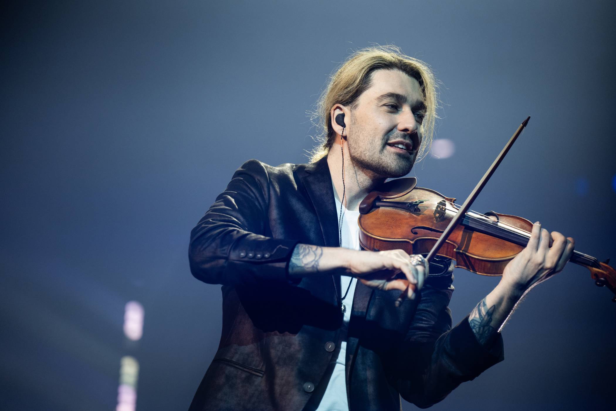  Im Rahmen seiner Millennium Symphony Tour ist David Garrett am 5. Juli 2026 im SparkassenPark Mönchengladbach zu Gast.   