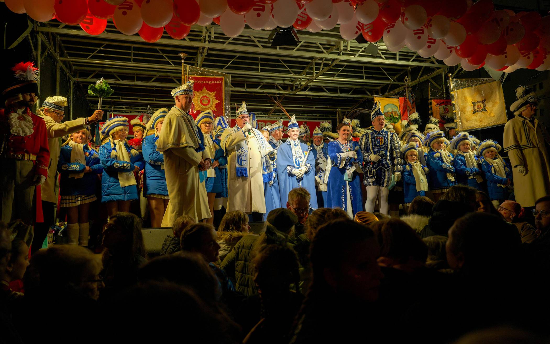 MKV-Chef Gert Kartheuser begrüßt die Mönchengladbacher...