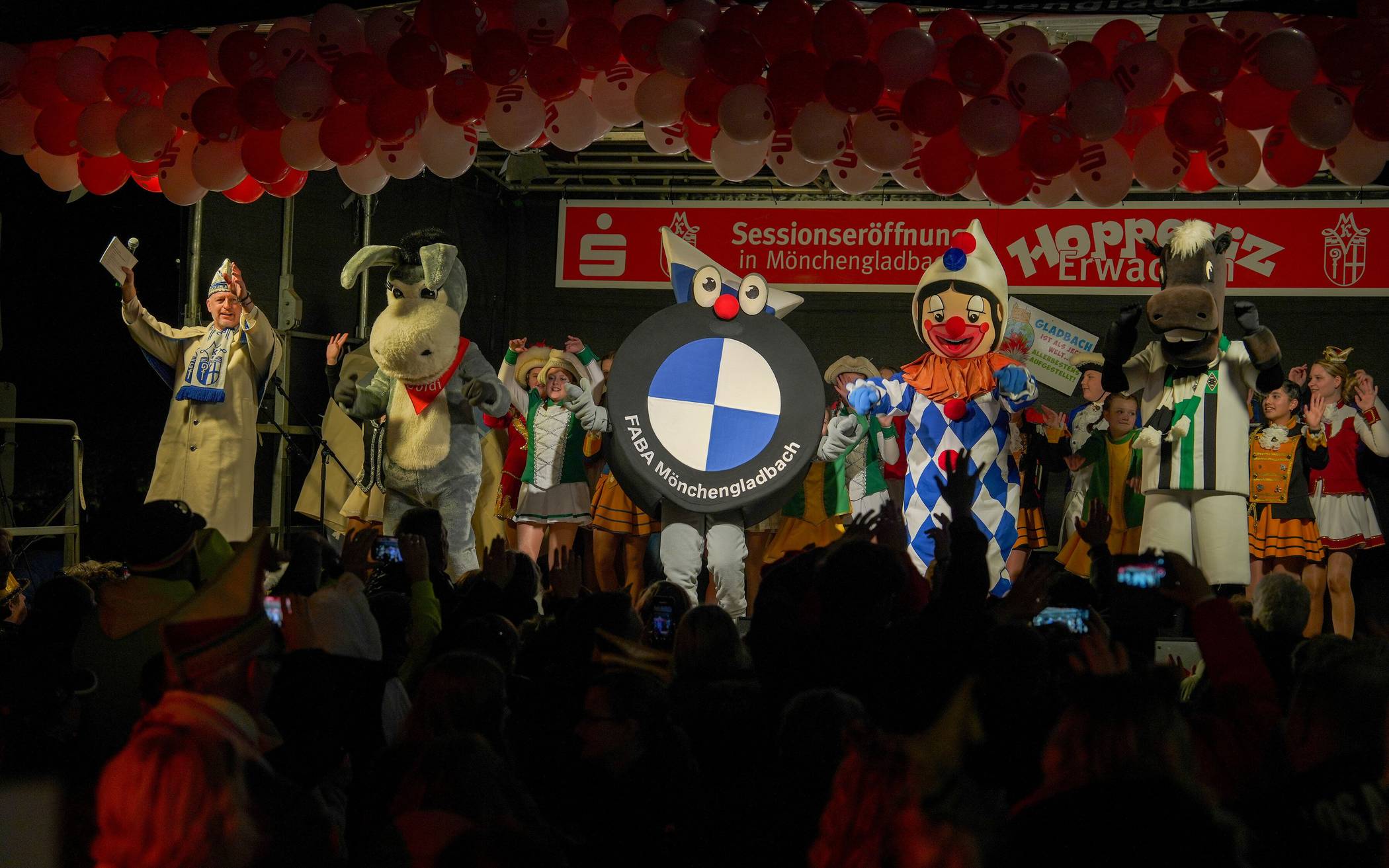 Die Maskottchen Goldi (Stadtsparkasse Mönchengladbach), Fabi (Faba Autowelt), Bernie...