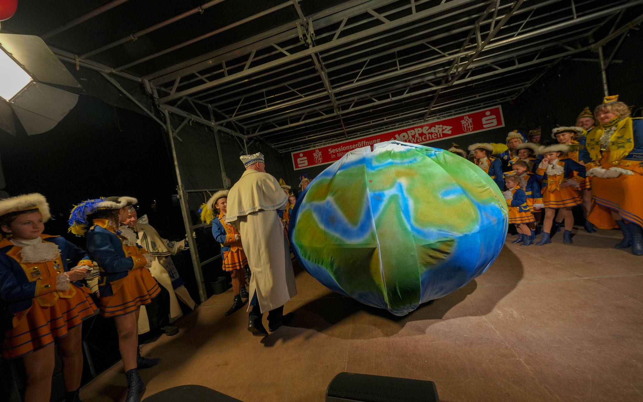 Gladbach ist als jecke Welt ... allerbestens aufgestellt! Wo mag sich Hoppediz Niklas...