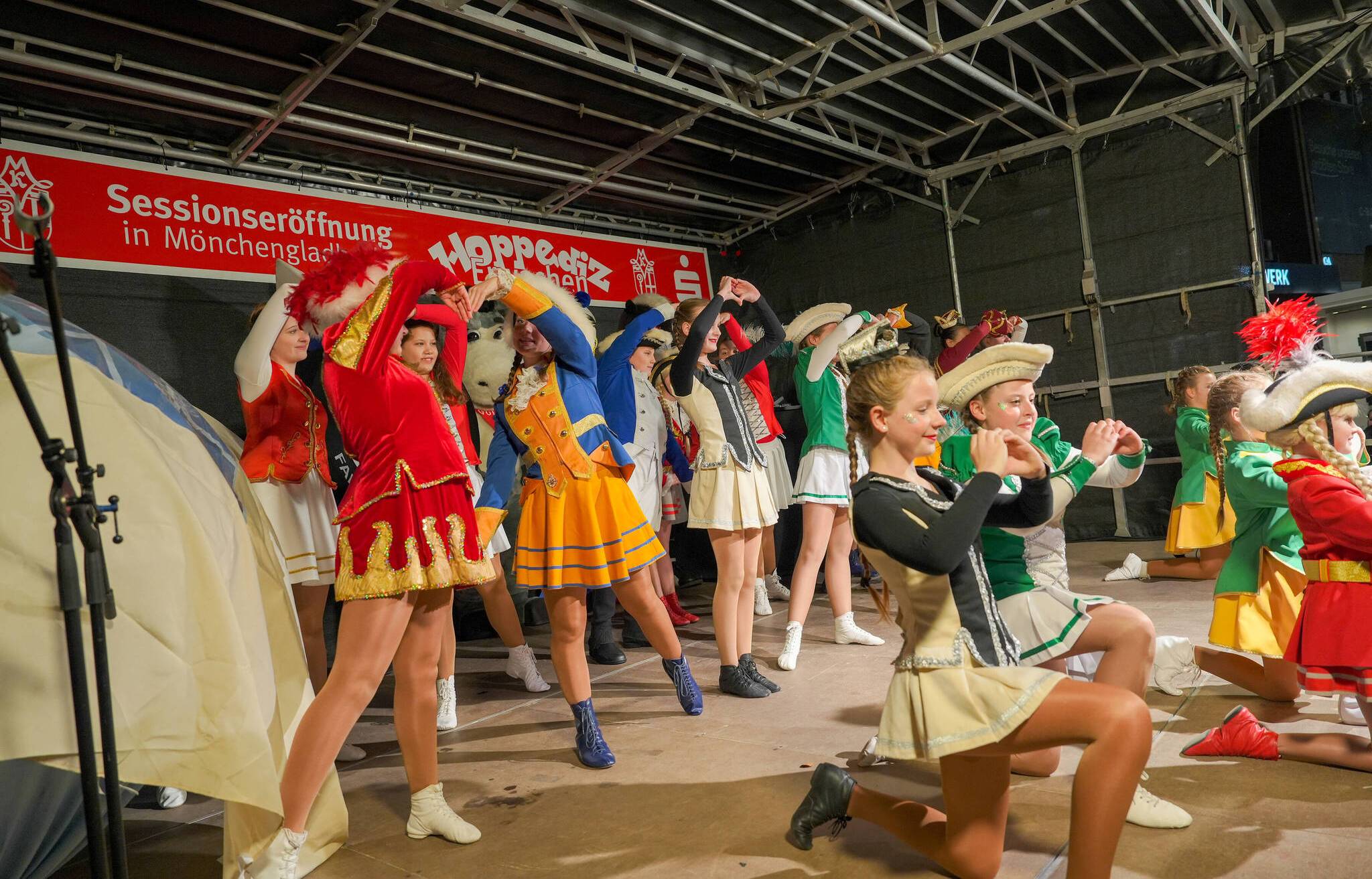 Die Kindertraditionsgarde darf beim Hoppedizerwachen natürlich nicht...