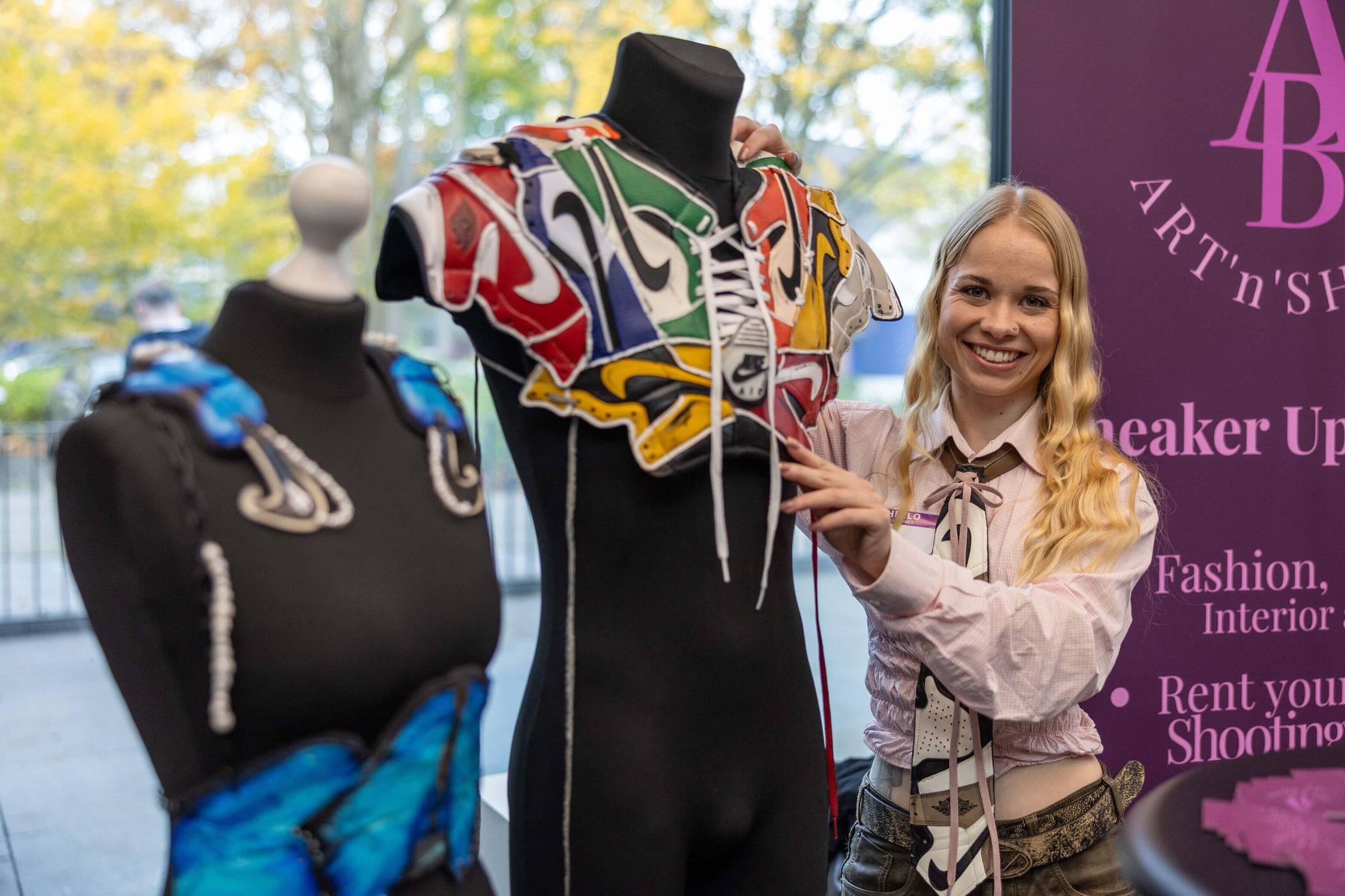 Gründerin Alisa Bohl (ART'n'SHOES) verschafft ausgedienten Turnschuhen eine neue Bestimmung.