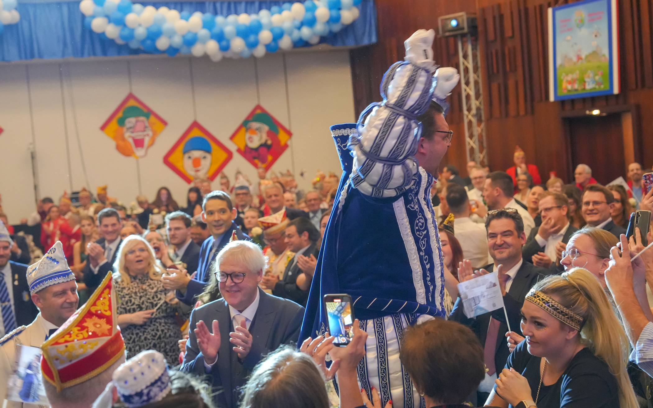 Hier noch weitere Impressionen von der Proklamation des neuen Mönchengladbacher...