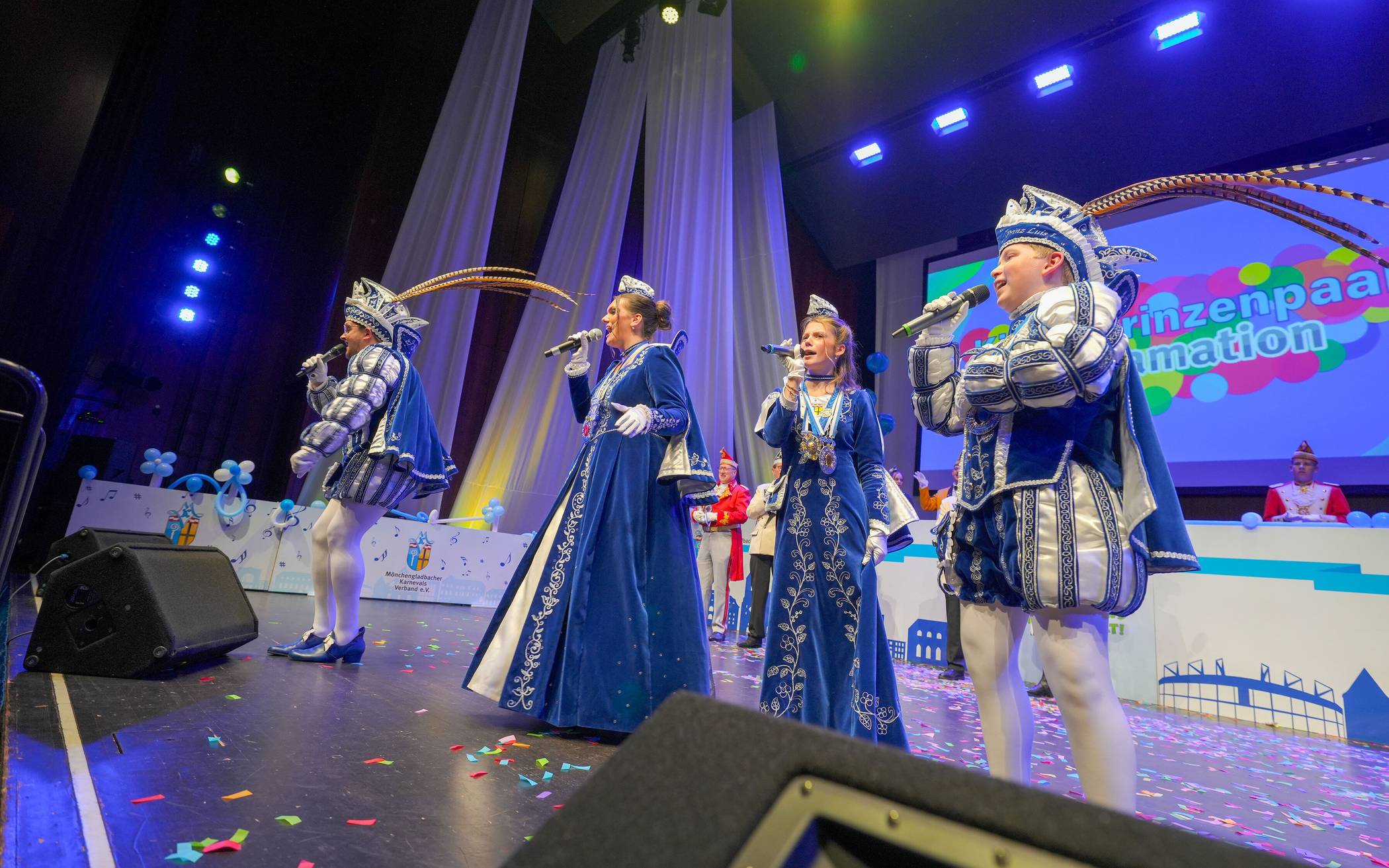 Und das gemeinsame Lied mit dem „großen“ Prinzenpaar durfte natürlich auch nicht...