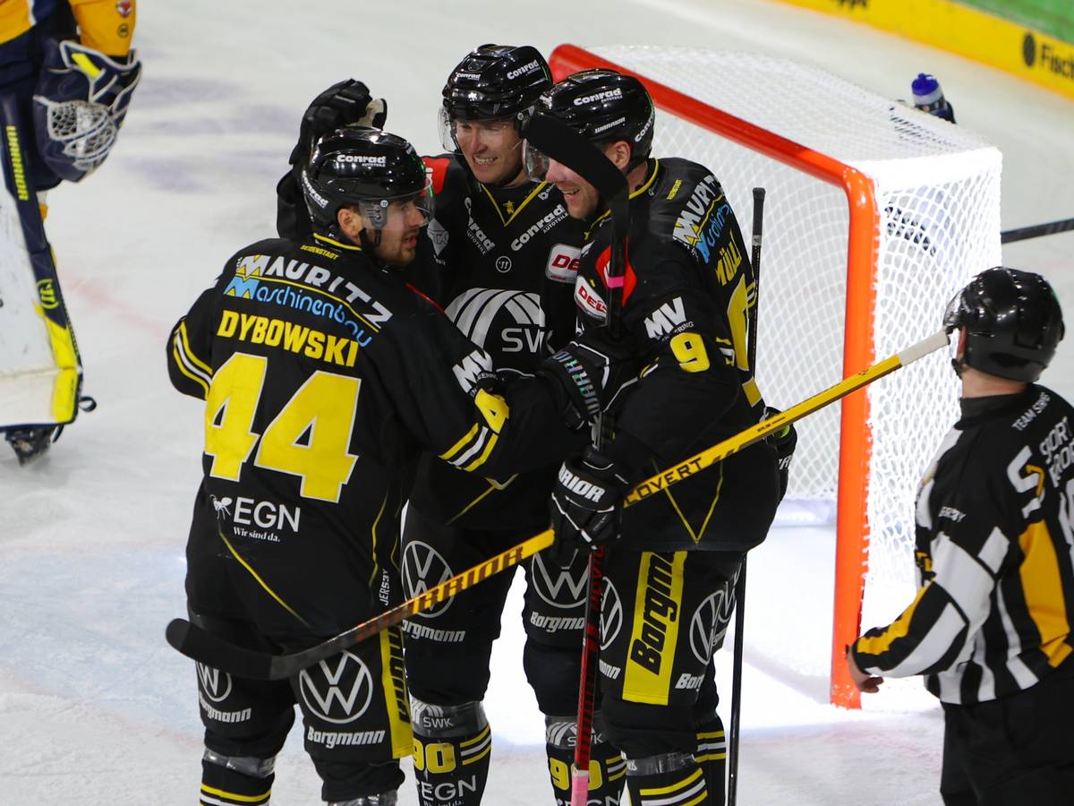 Neuer Tabellenführer: Pinguine siegen bei Lausitzer Füchsen