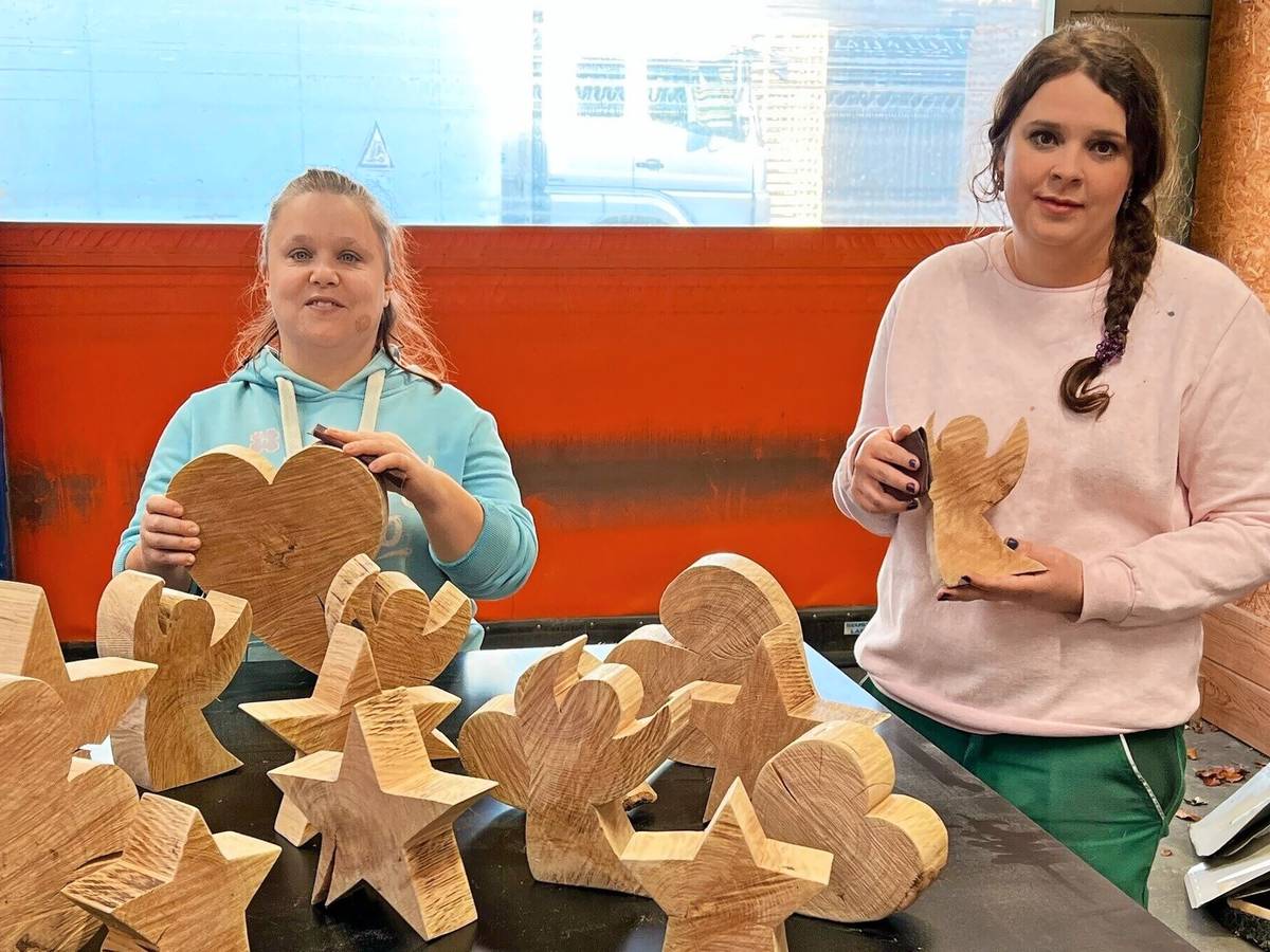 Sterne, Herzen und Engel aus Holz