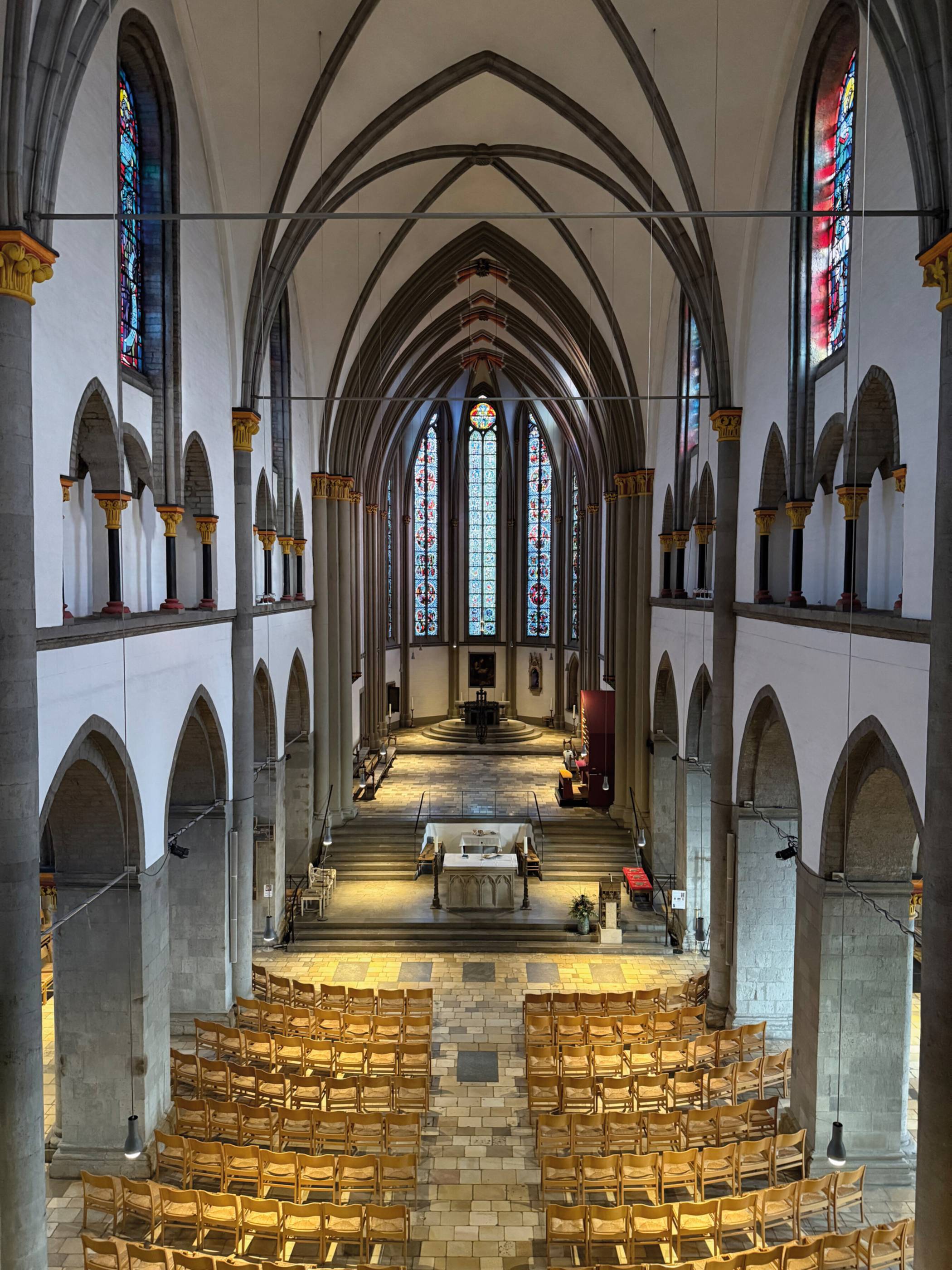 Die Chorhalle des Gladbacher Münsters. 