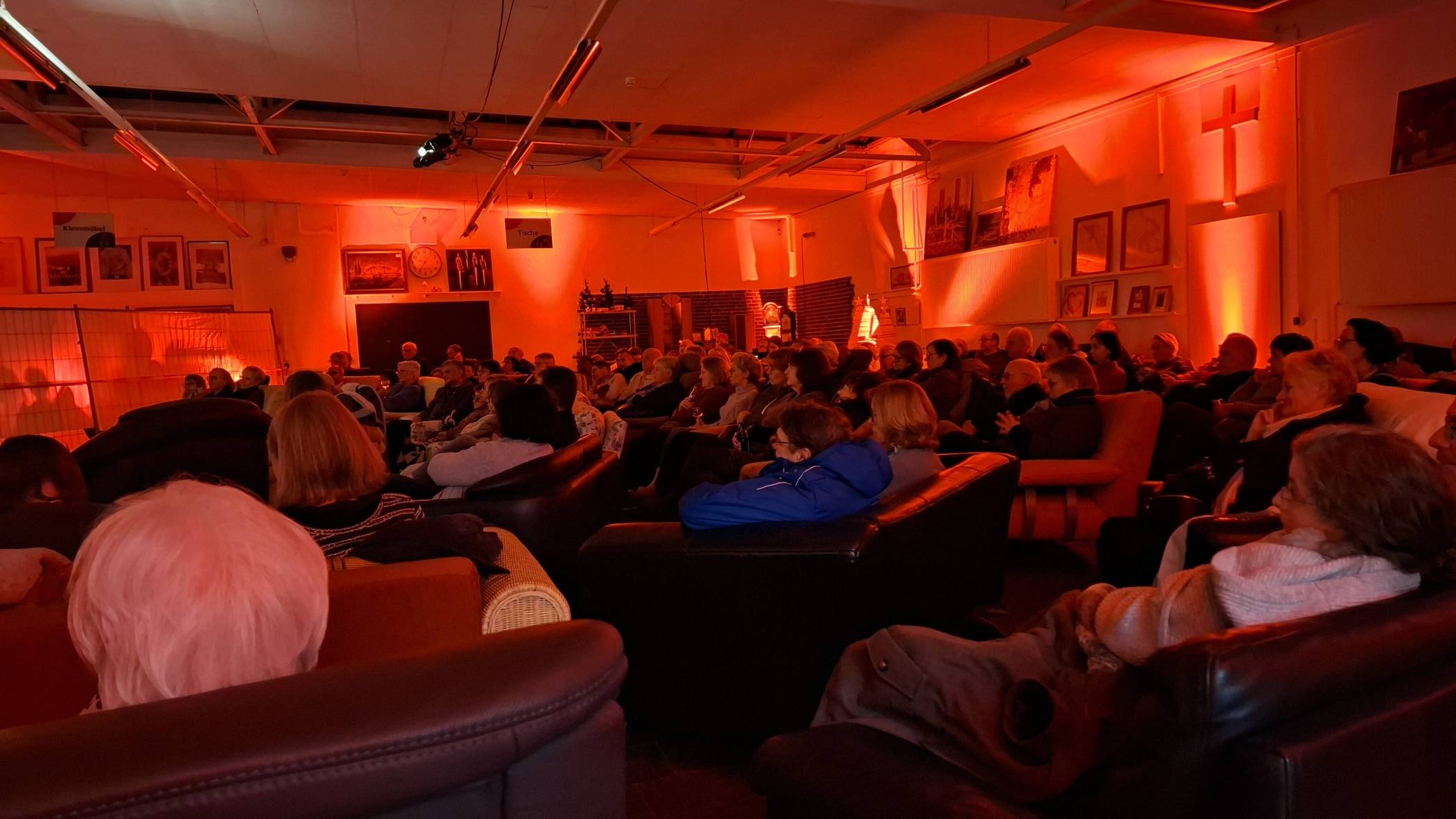 Der Abend "Mord auf der Couch" beim Volksverein zog wieder zahlreiche Besucherinnen und Besucher an.