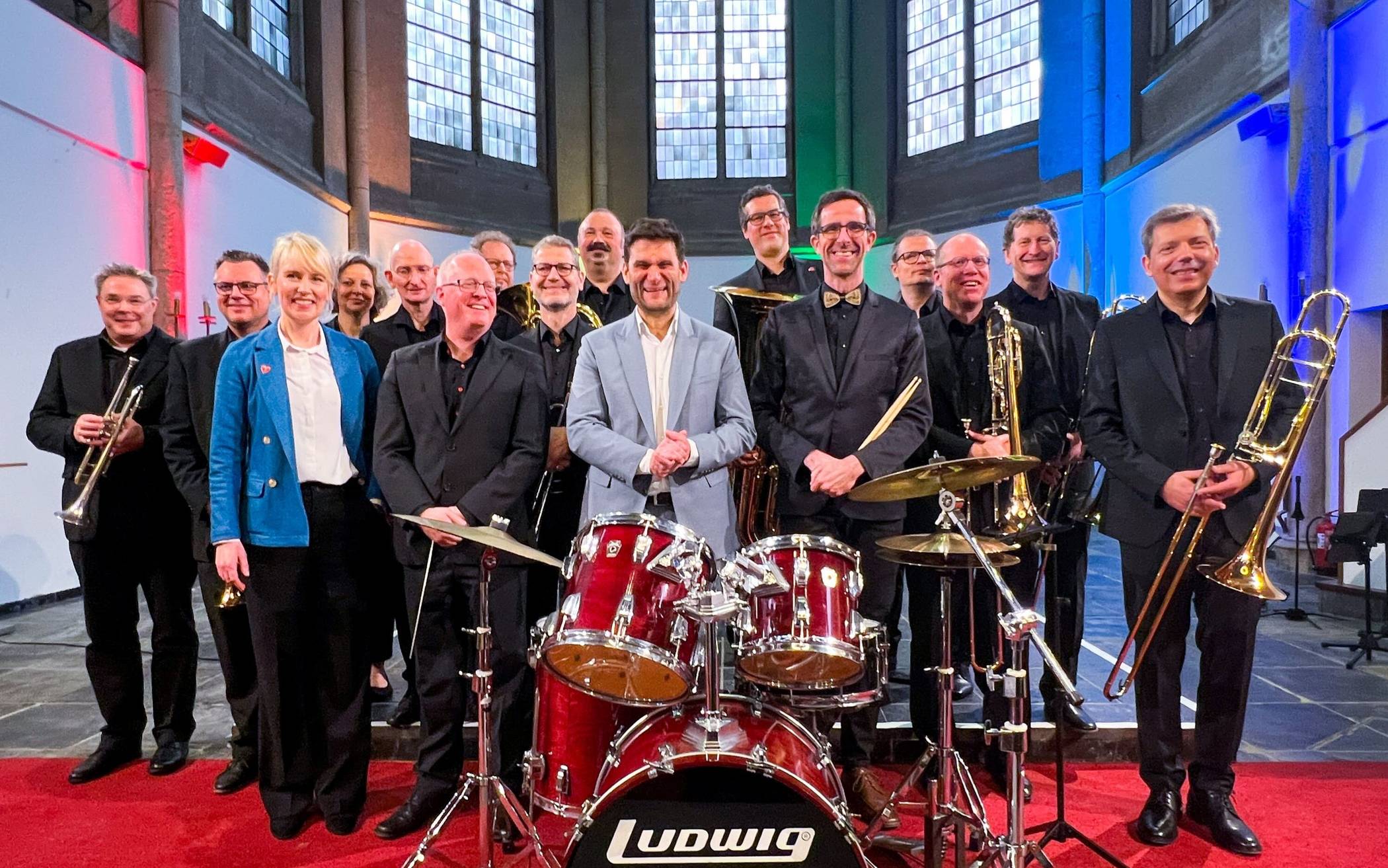 In der Friedenskirche: Christian Ehring (Mitte)