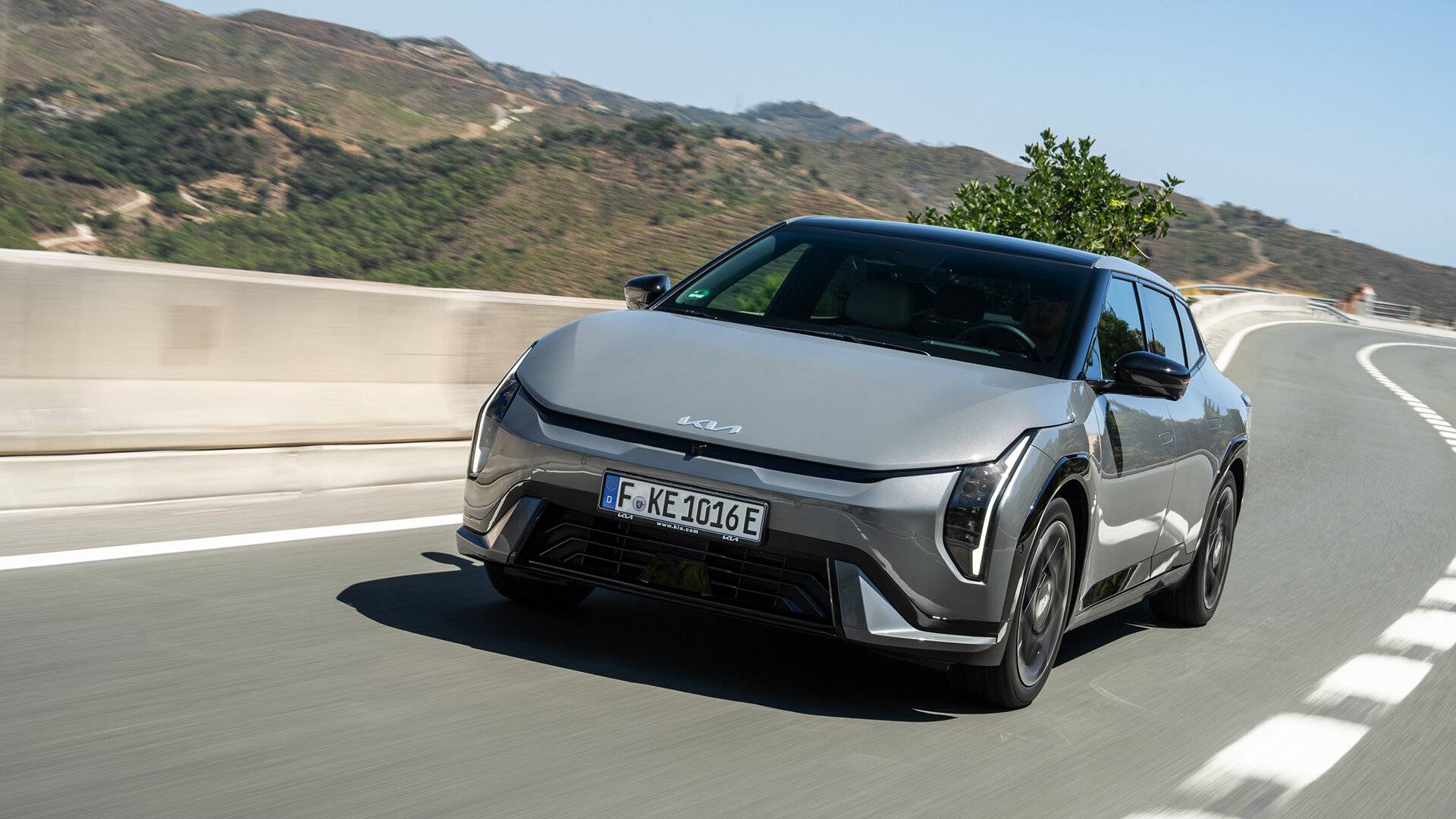 Der Kia EV4 ist auch als Fastback erhältlich: Kia EV4 Fastback 58,3-kWh-Batterie, FWD...