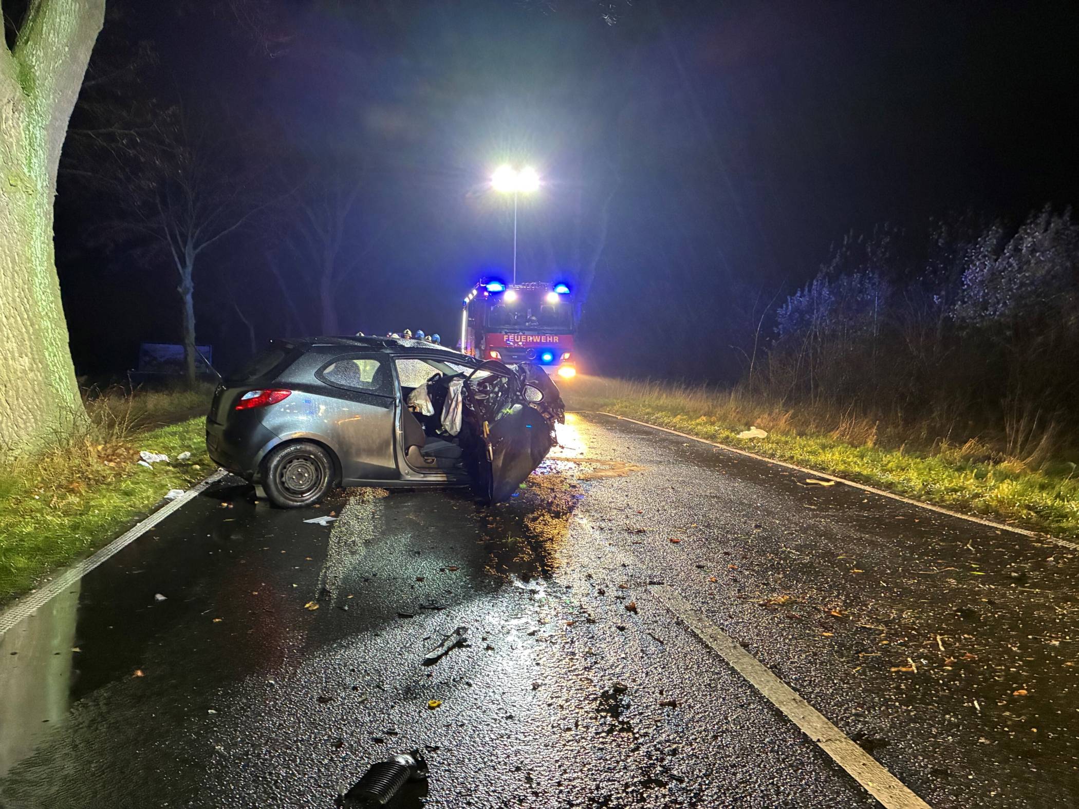 Tönisvorst: Schwerer Verkehrsunfall auf der L475