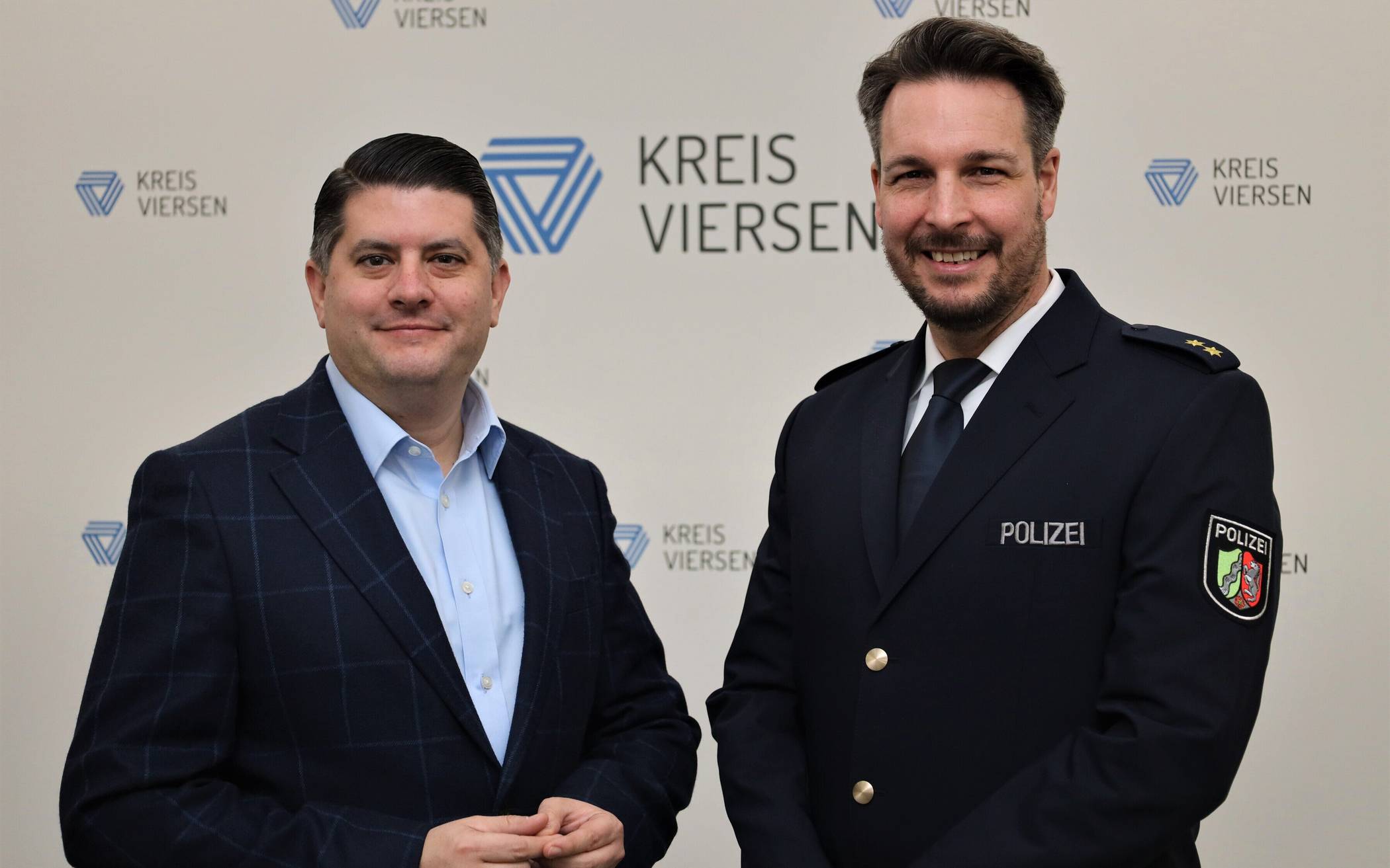 Landrat Bennet Gielen begrüßt Polizeioberrat Stefan Neugebauer   