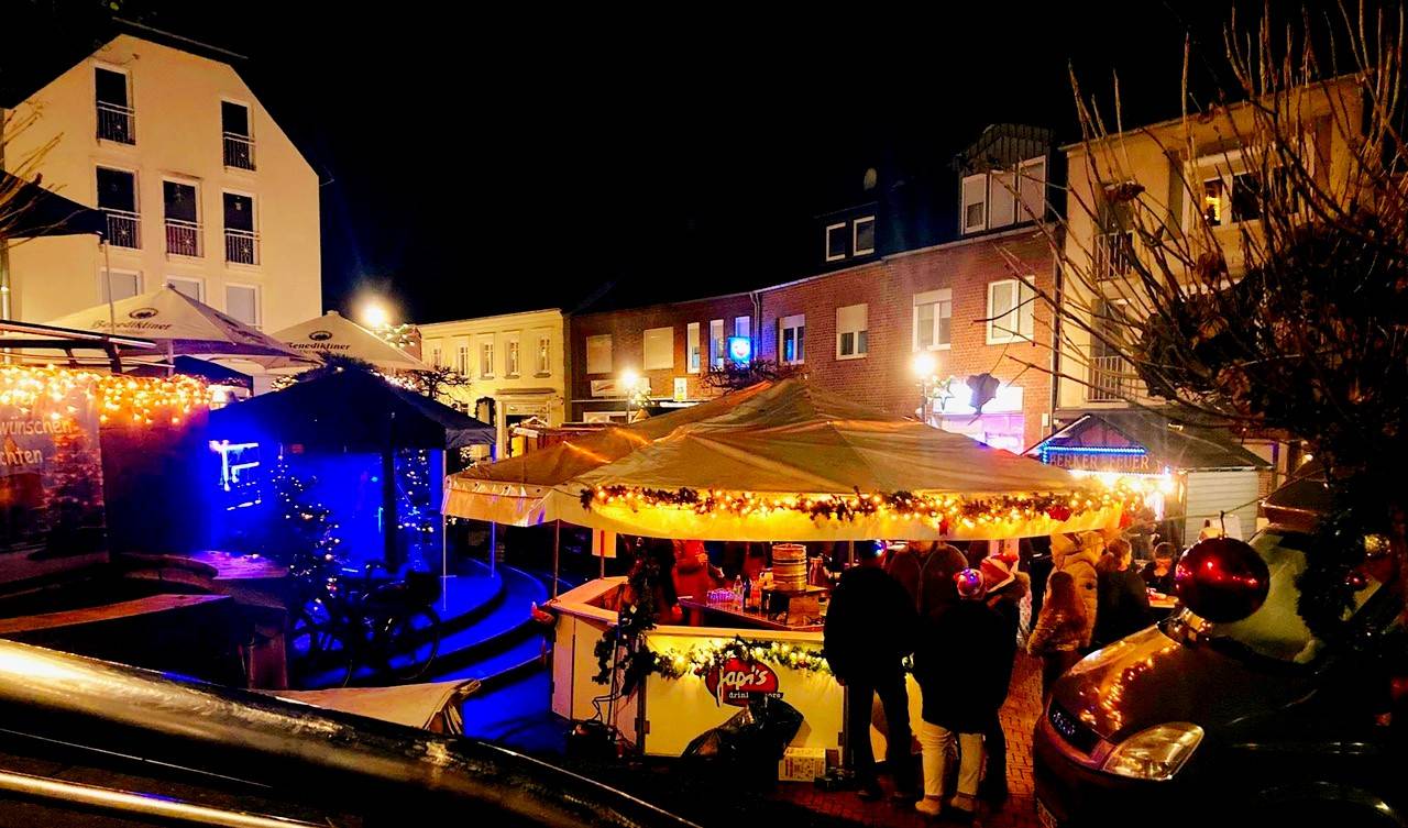 Stimmungsvoller Adventsmarkt begeisterte Besucher