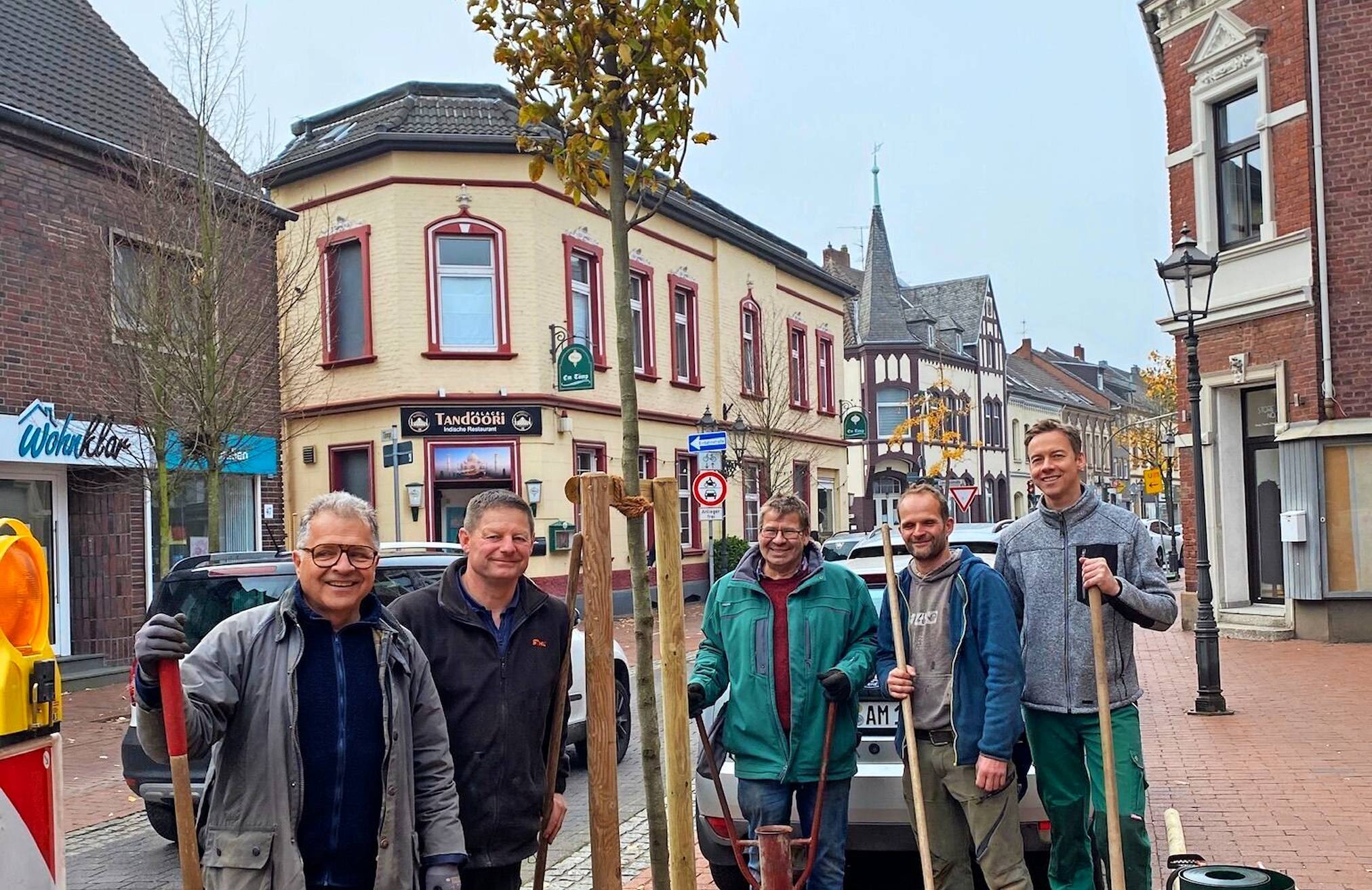 Sechs neue Bäume gepflanzt