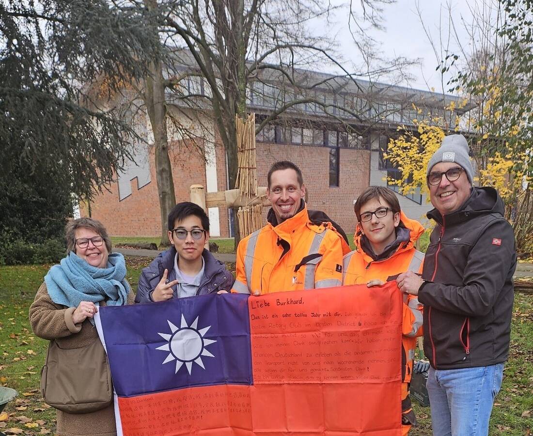 21. Baum für Austauschschüler gepflanzt