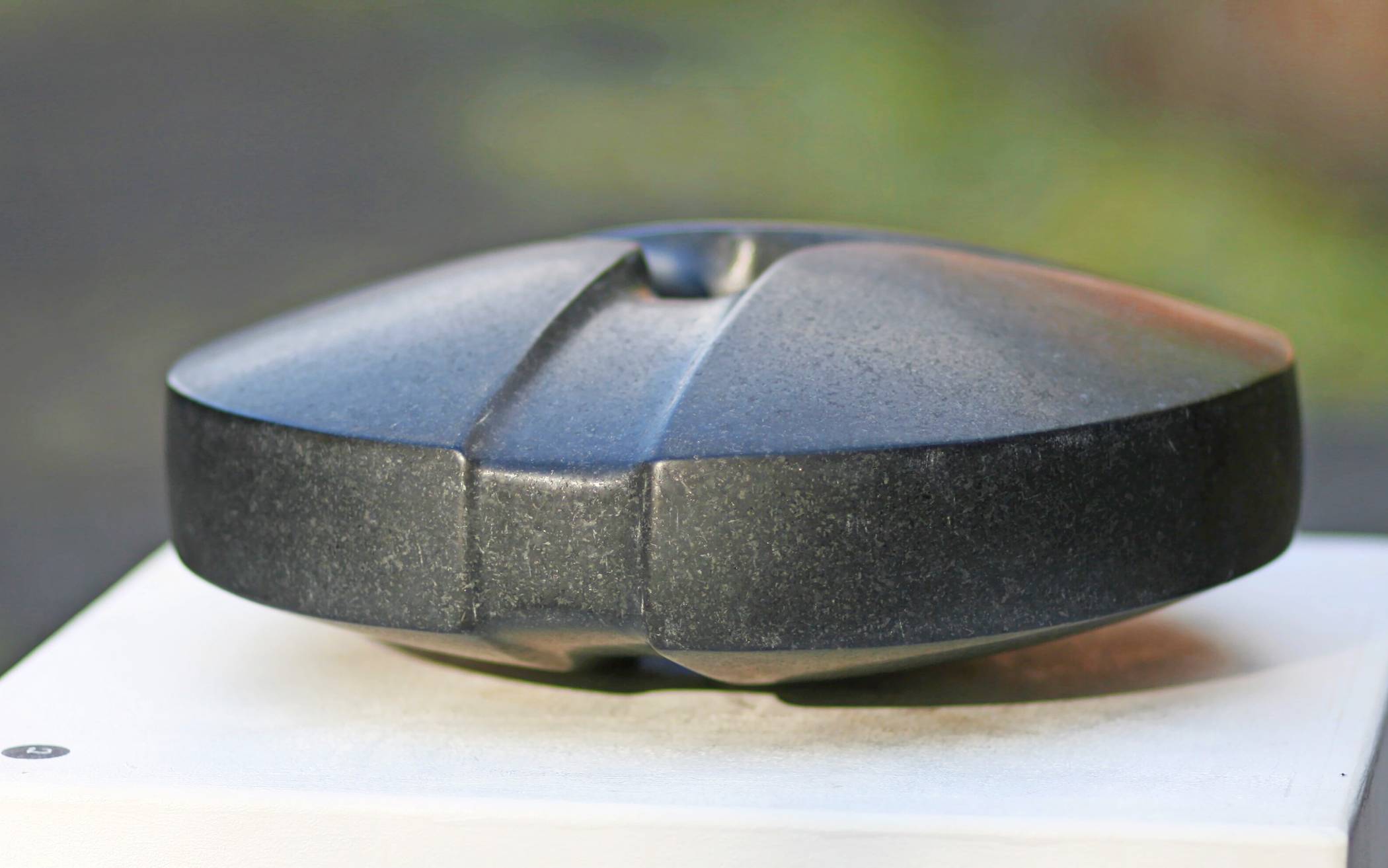 Die Granitscheibe von Andreas Reichert.&#x21e5;Foto: Andreas