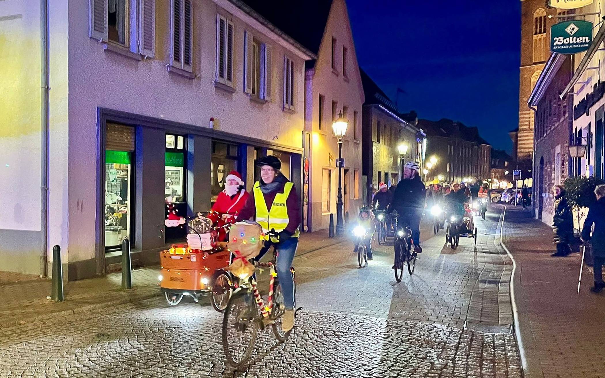  Große und kleine Radfahrer und Radfahrerinnen waren dabei. 